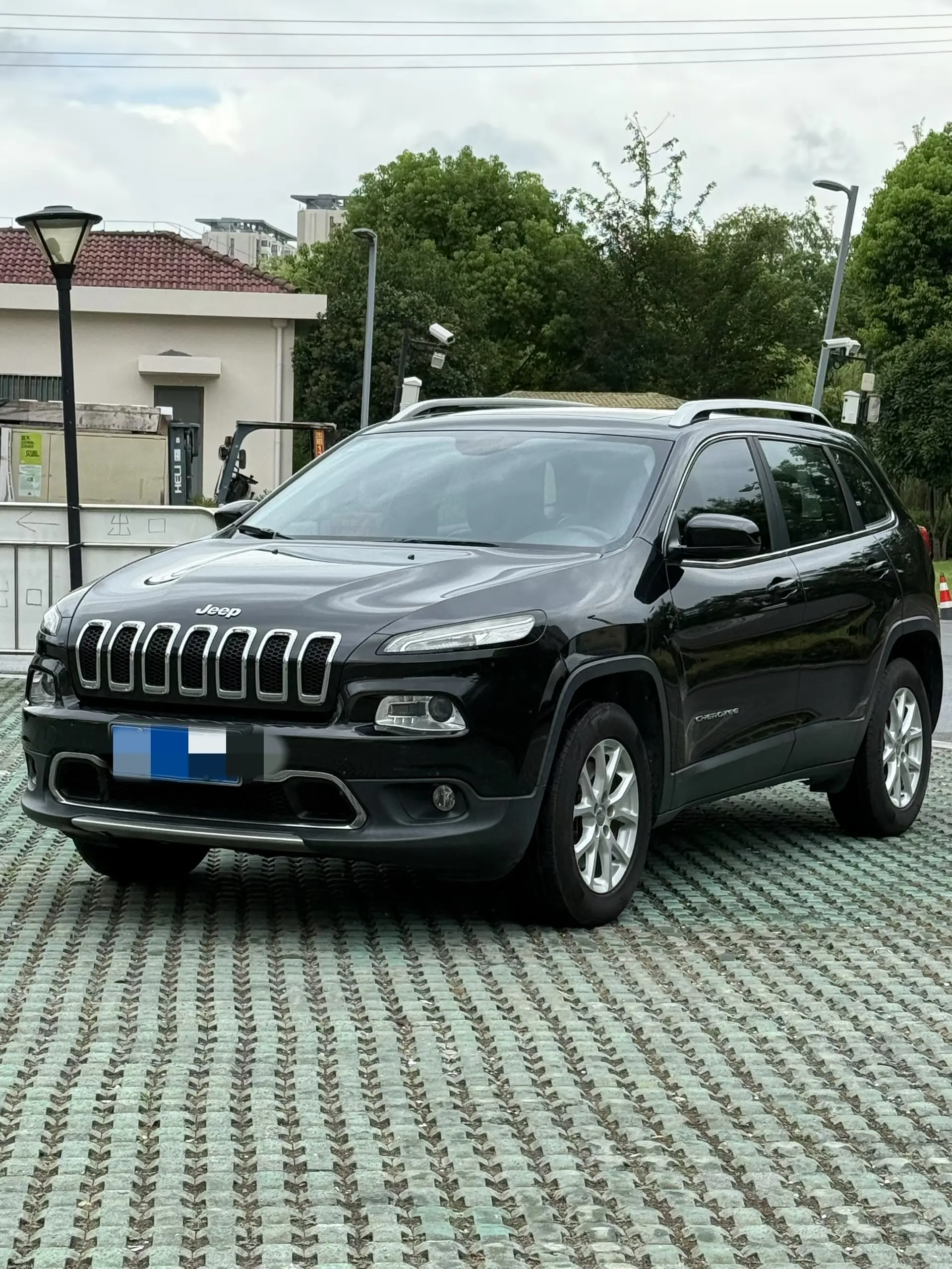 Jeep Cherokee