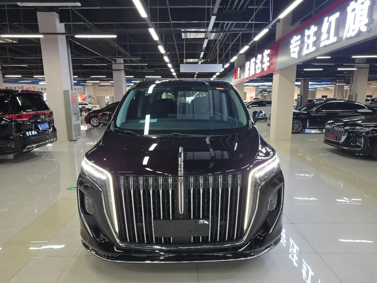 Hongqi HQ9  из Китая