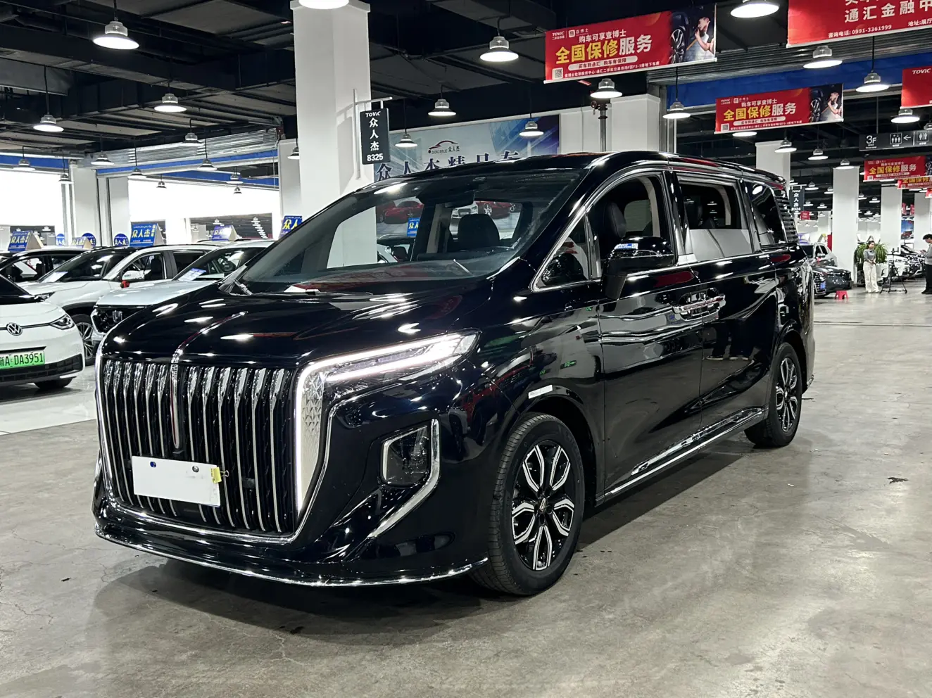 Hongqi HQ9  из Китая