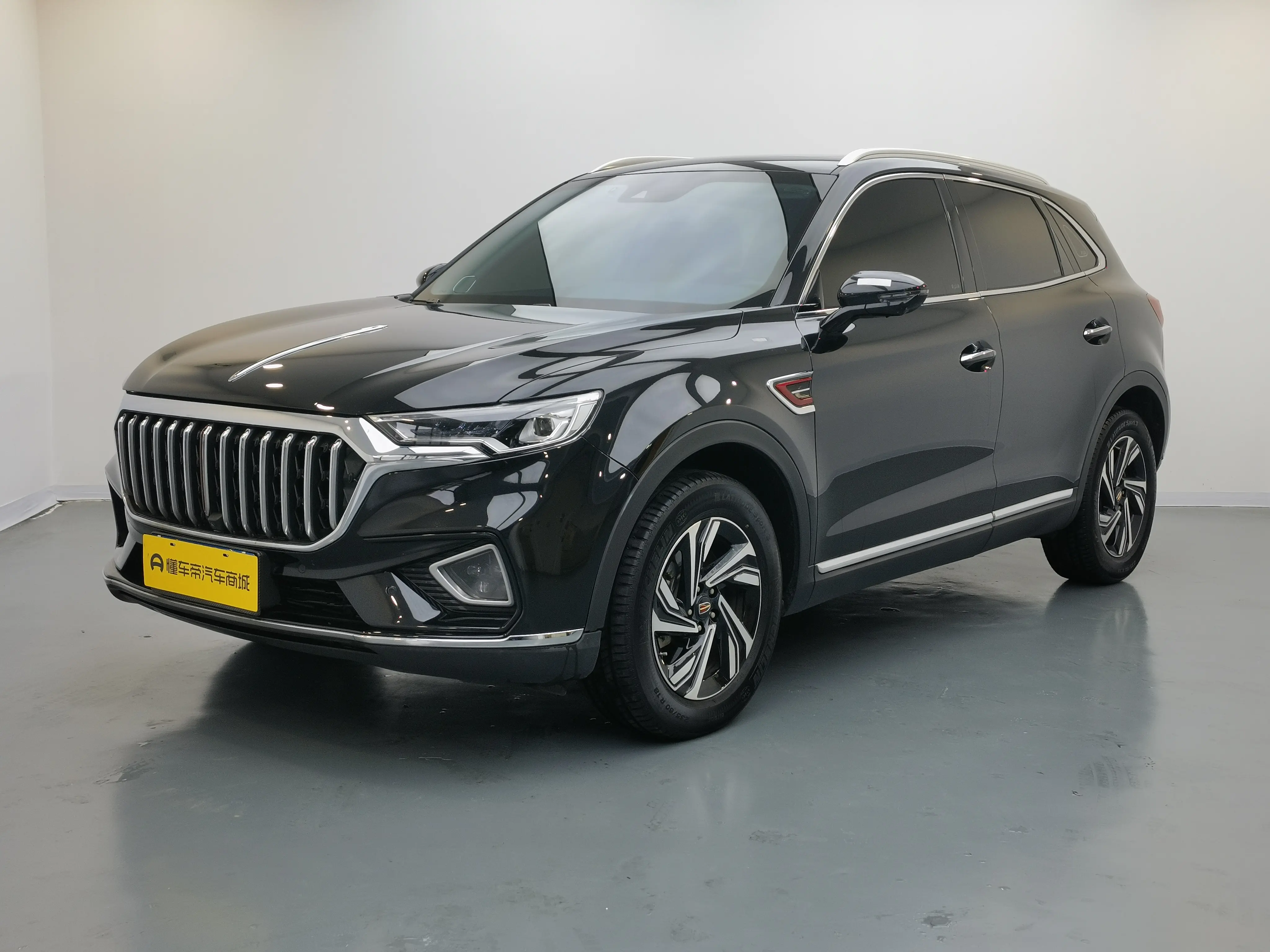 Hongqi HS5  из Китая