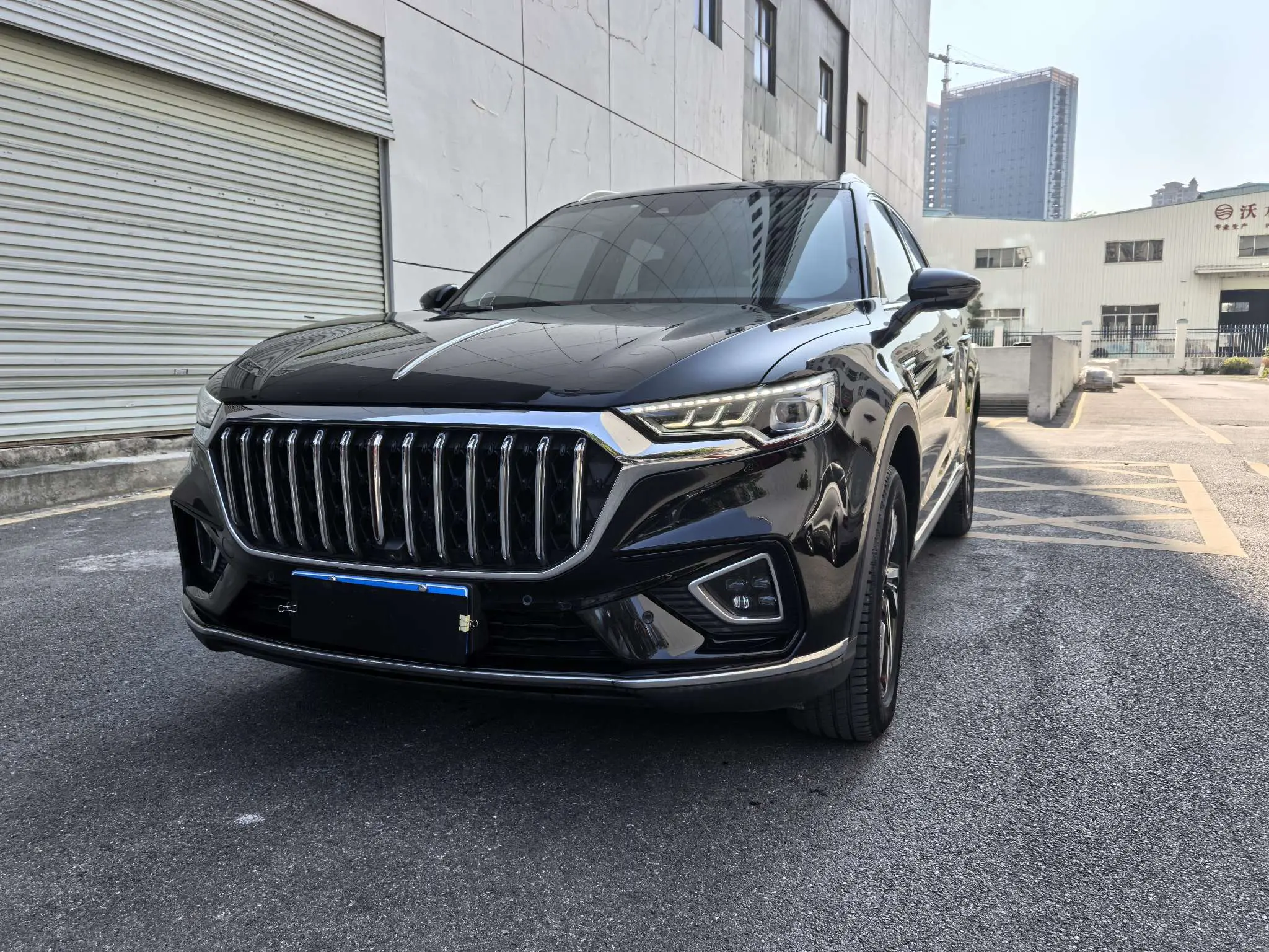 Hongqi HS5  из Китая