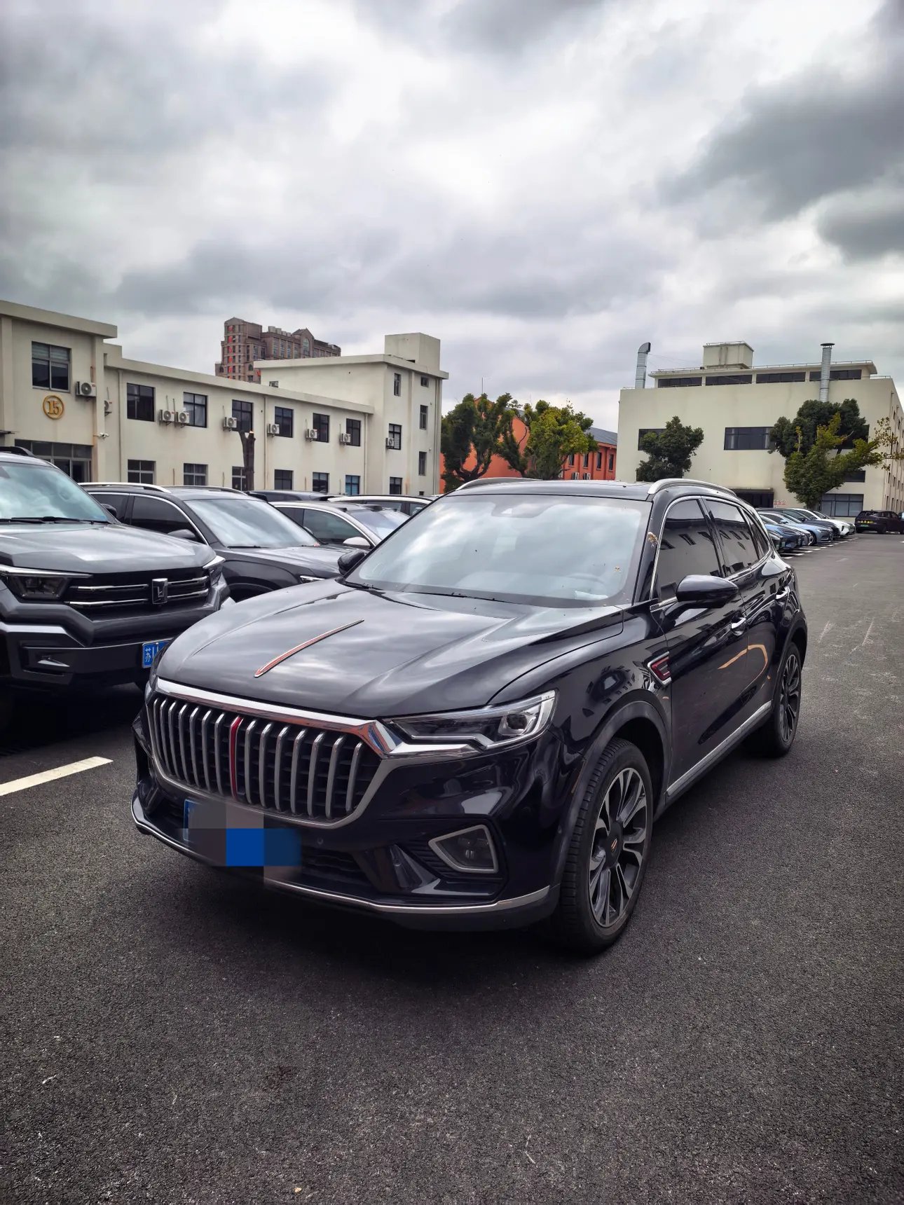 Hongqi HS5  из Китая