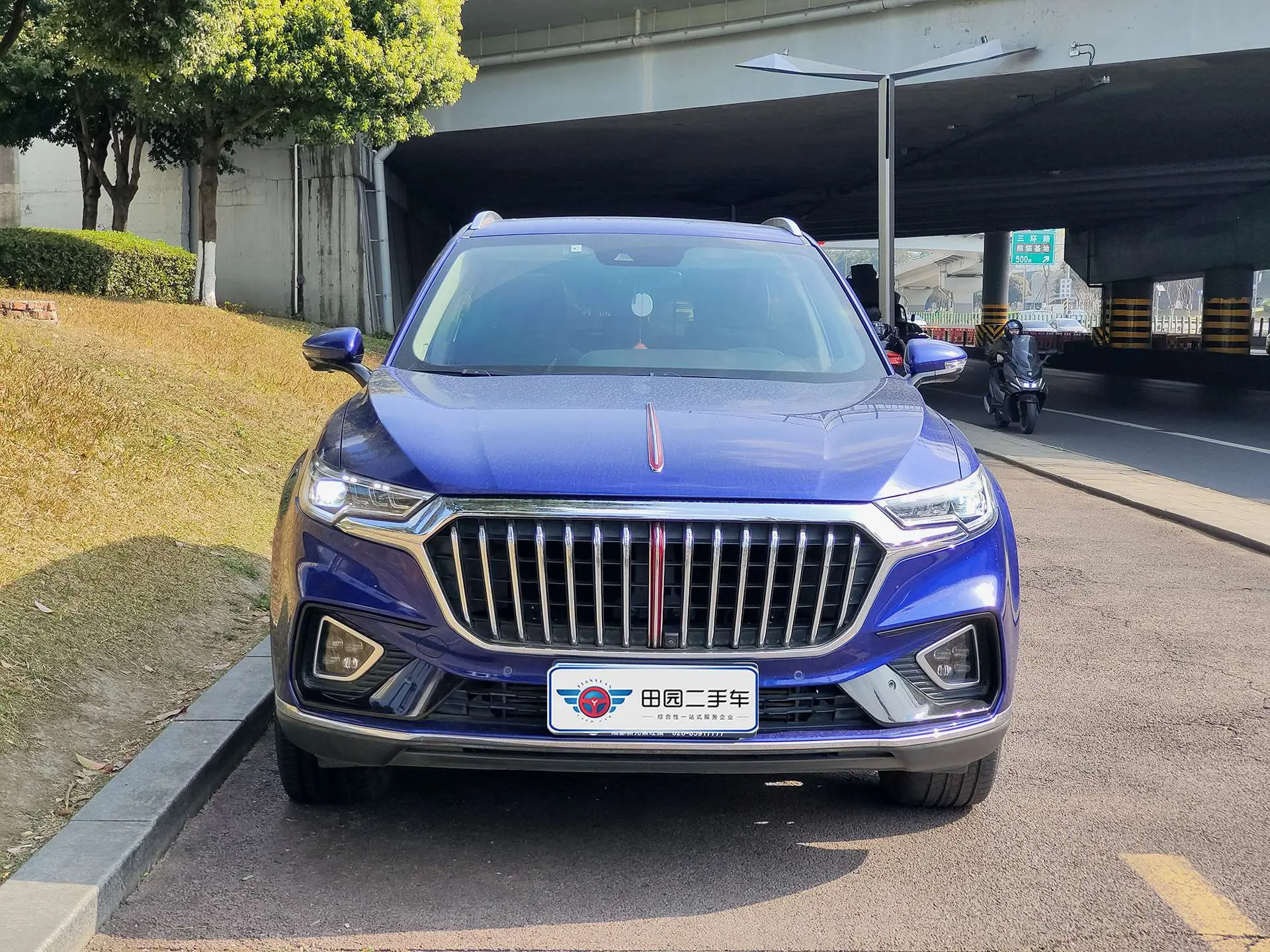 Hongqi HS5  из Китая