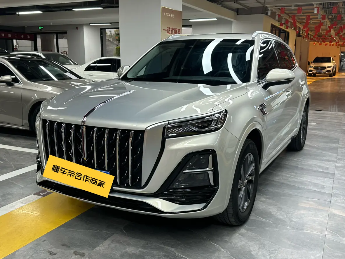 Hongqi HS5  из Китая