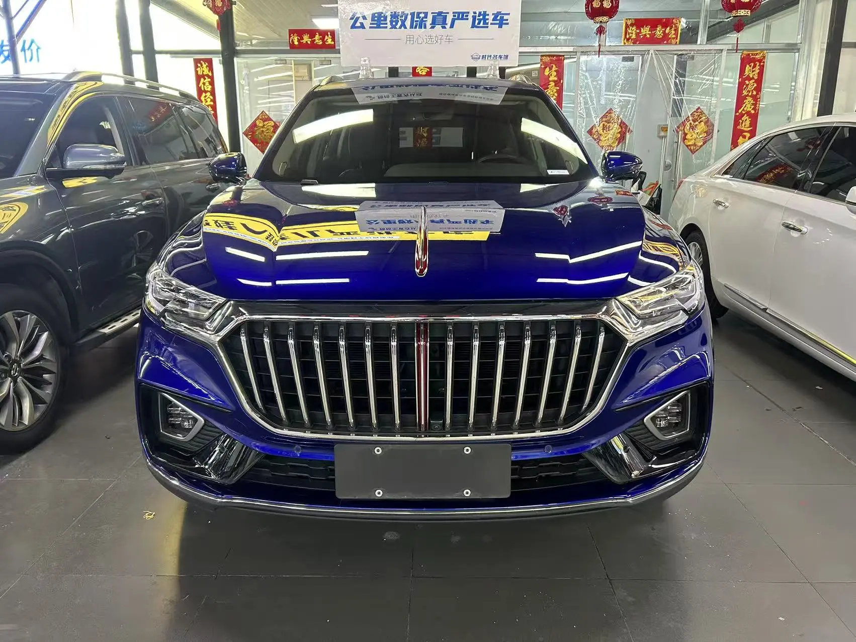 Hongqi HS5  из Китая