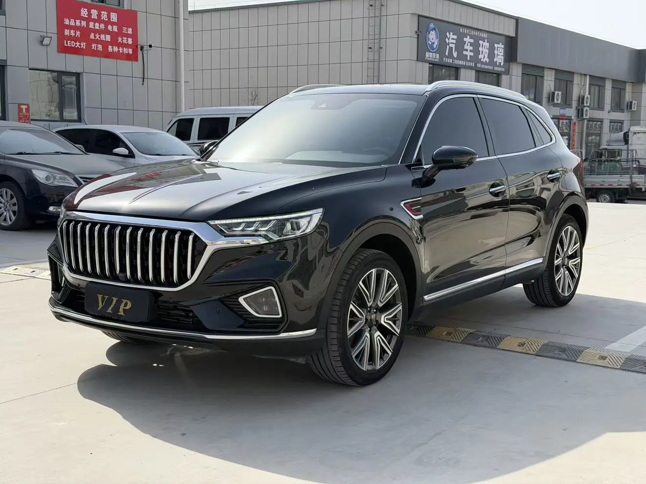 Hongqi HS5  из Китая