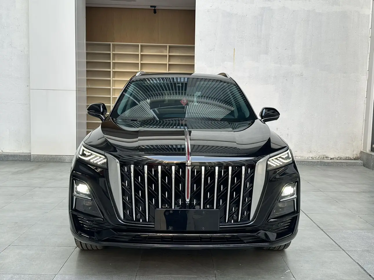 Hongqi HS5  из Китая