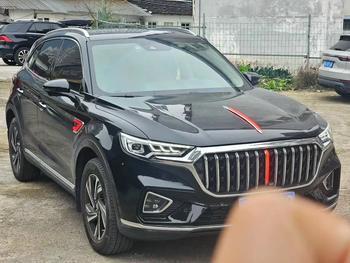 Hongqi HS5  из Китая