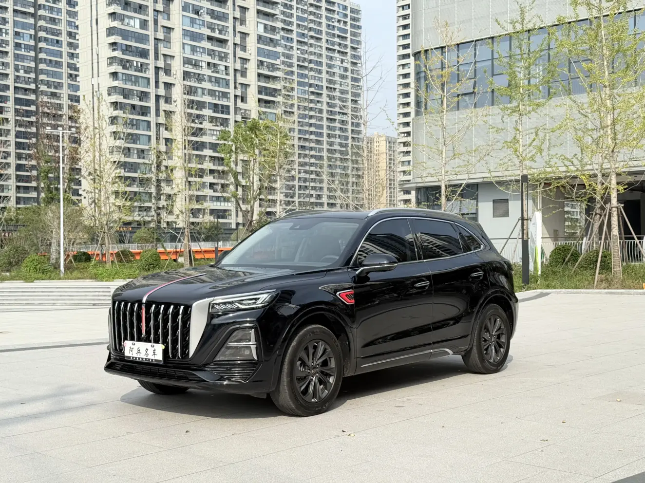 Hongqi HS5  из Китая