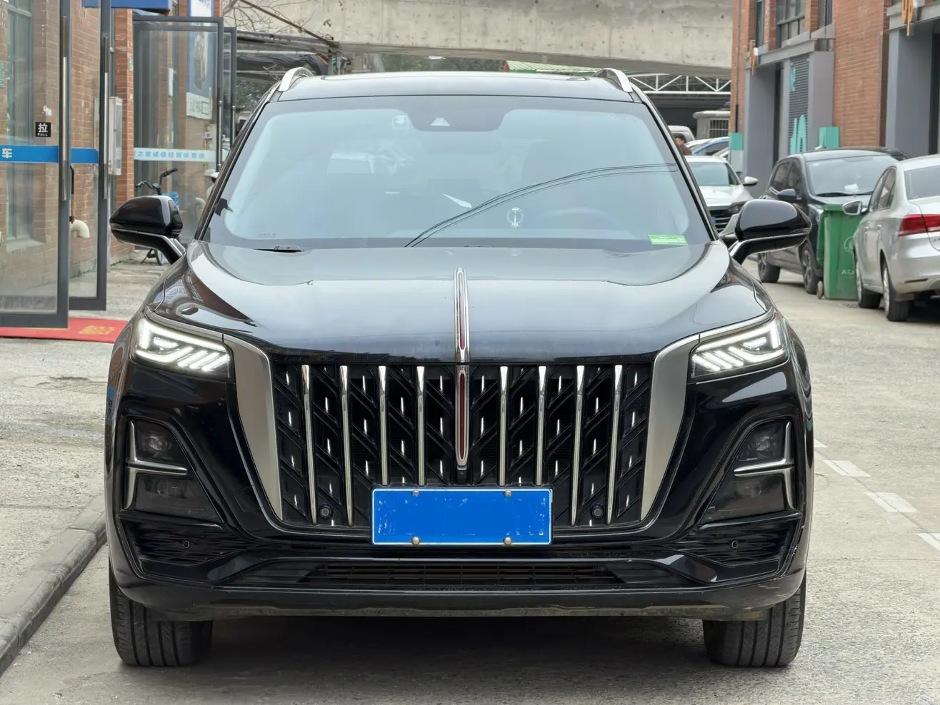 Hongqi HS5  из Китая