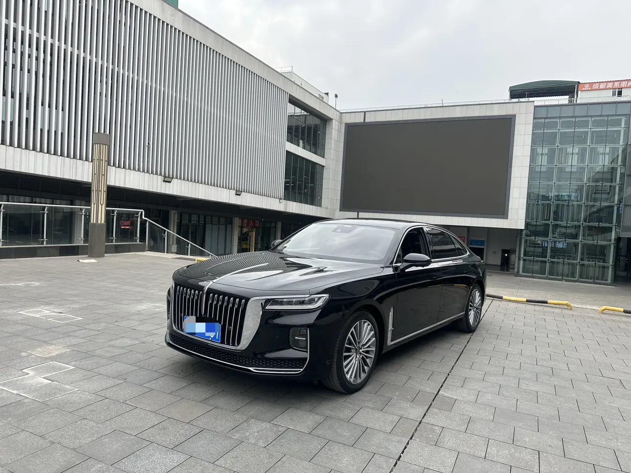 Hongqi H9  из Китая