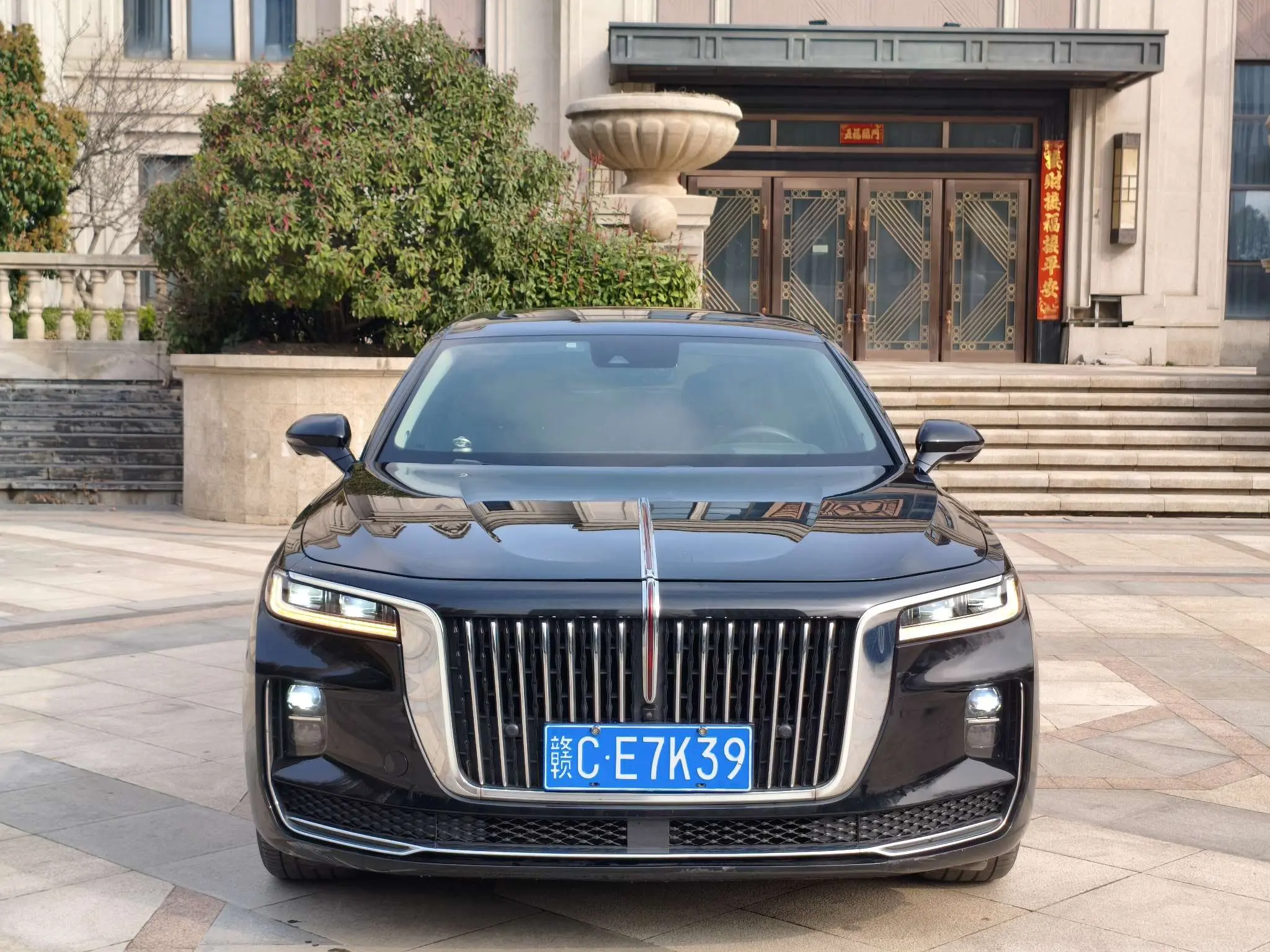 Hongqi H9  из Китая
