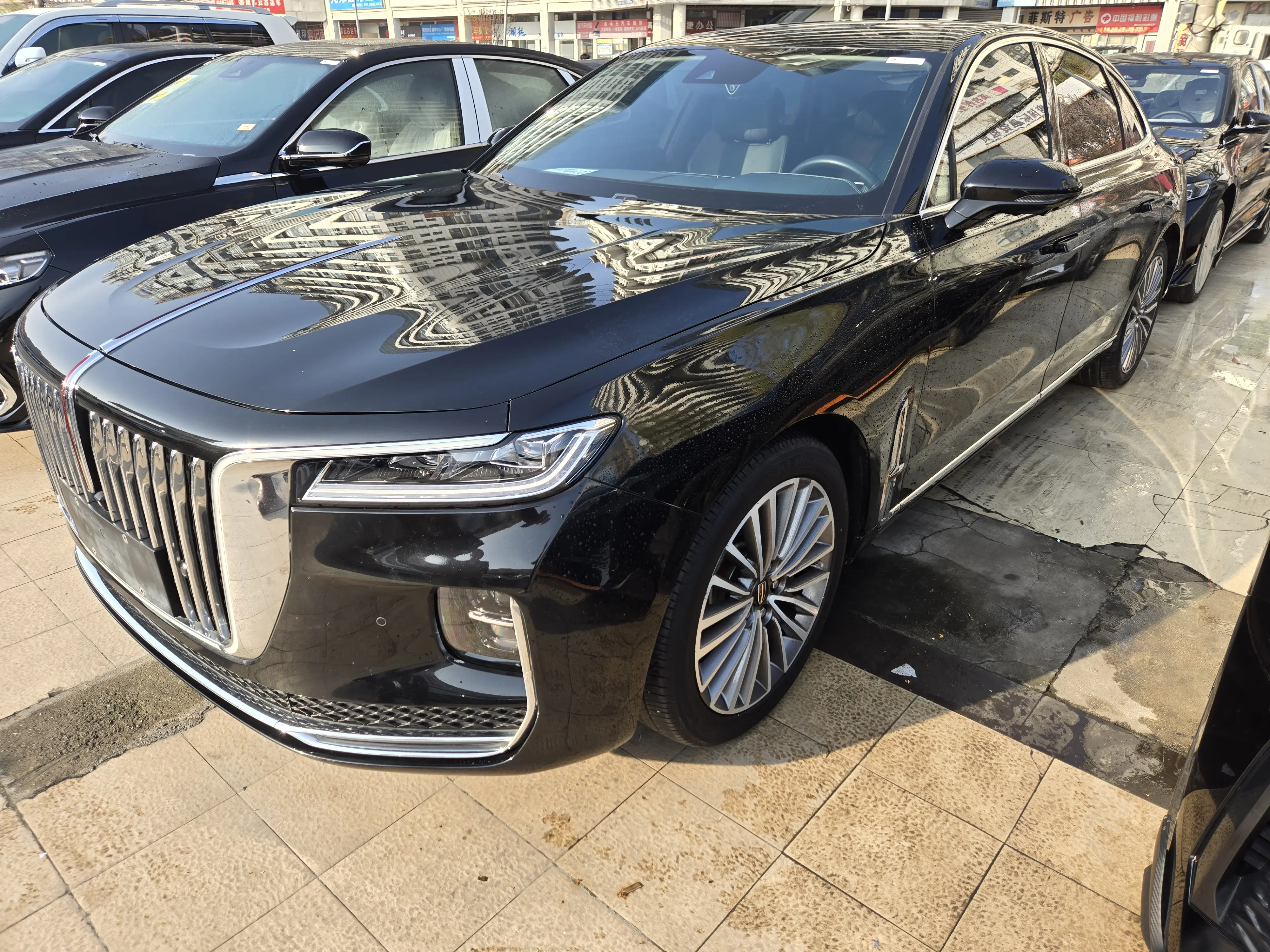 Hongqi H9  из Китая