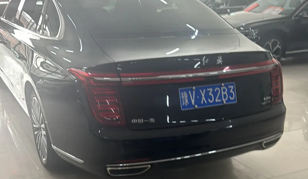 Hongqi H9  из Китая