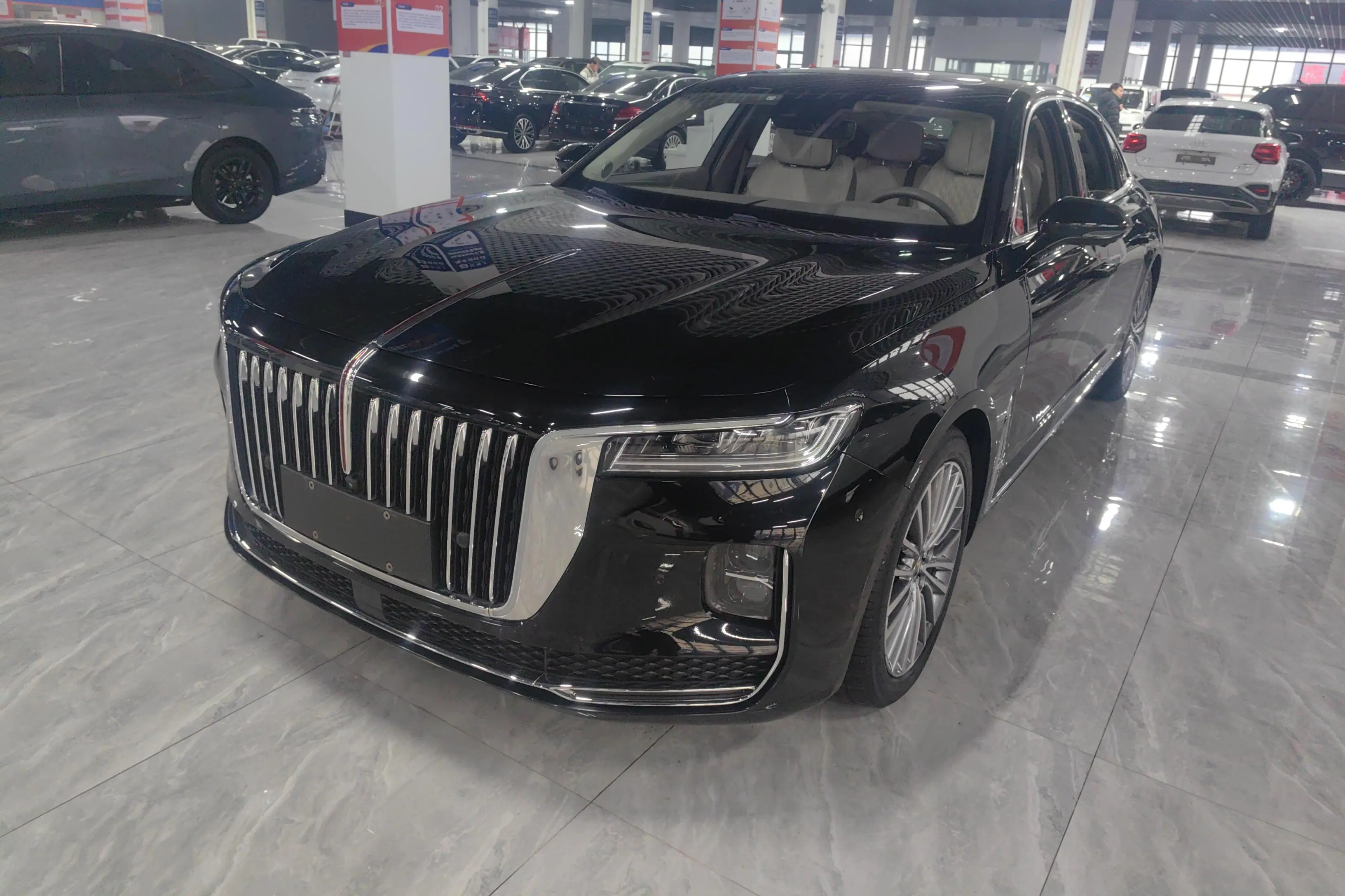 Hongqi H9  из Китая