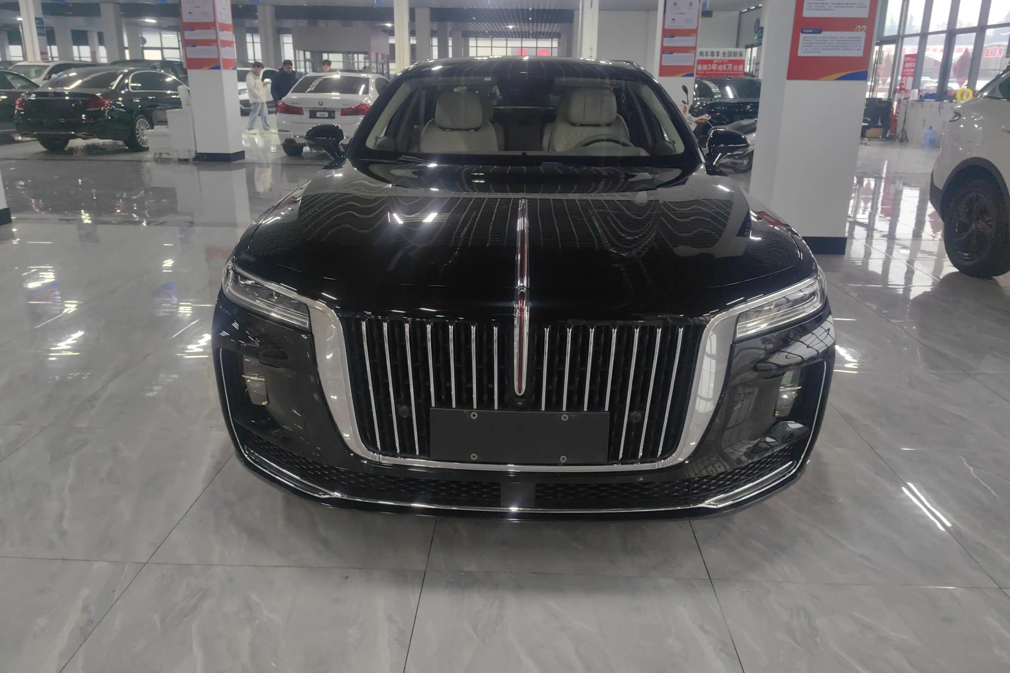 Hongqi H9  из Китая