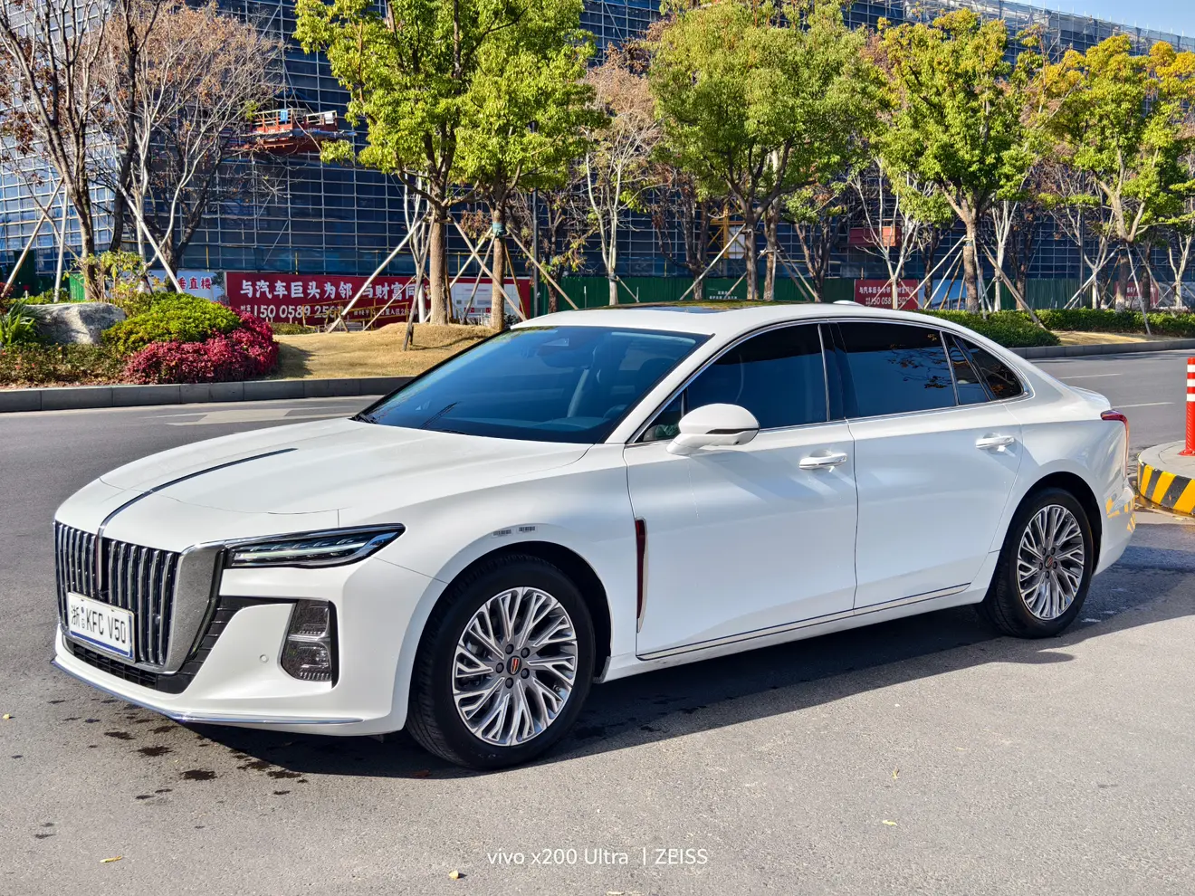 Hongqi H5  из Китая