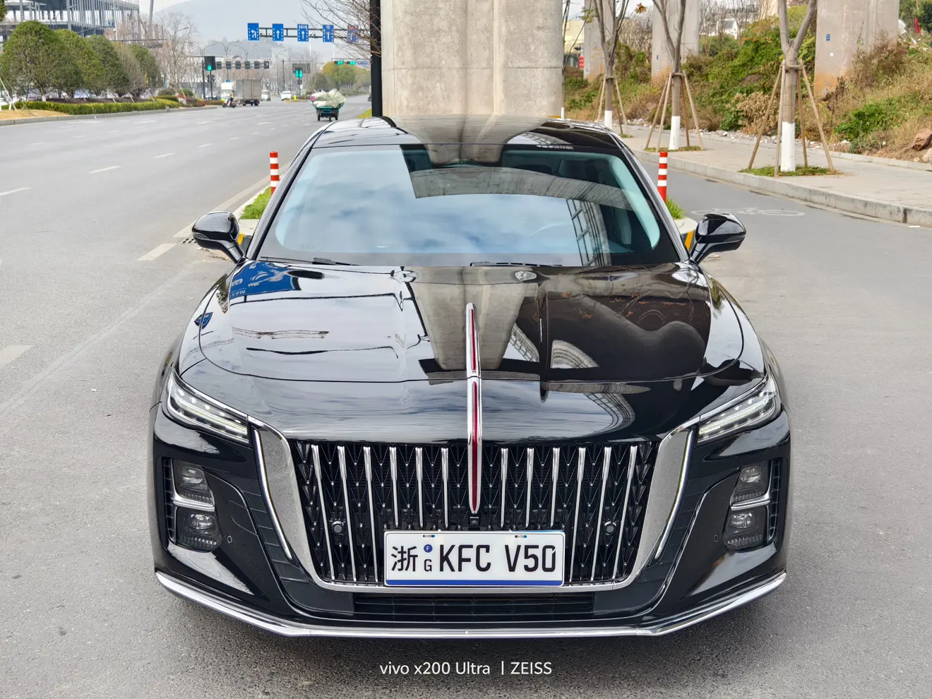 Hongqi H5  из Китая