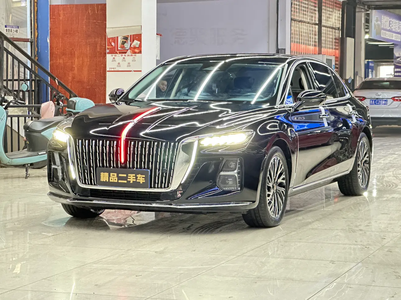 Hongqi H5  из Китая