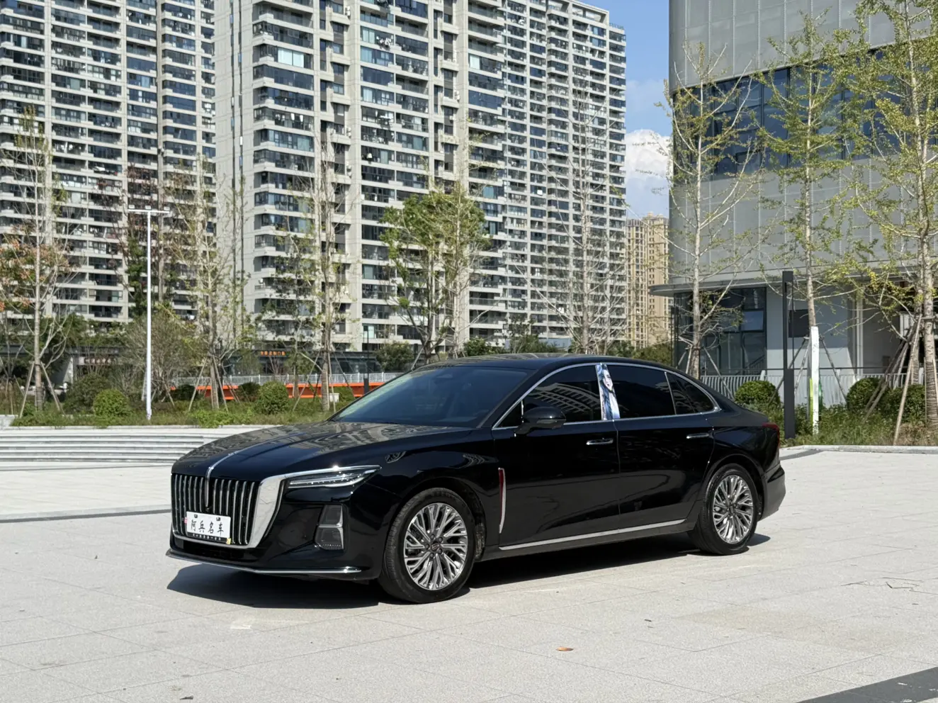 Hongqi H5  из Китая