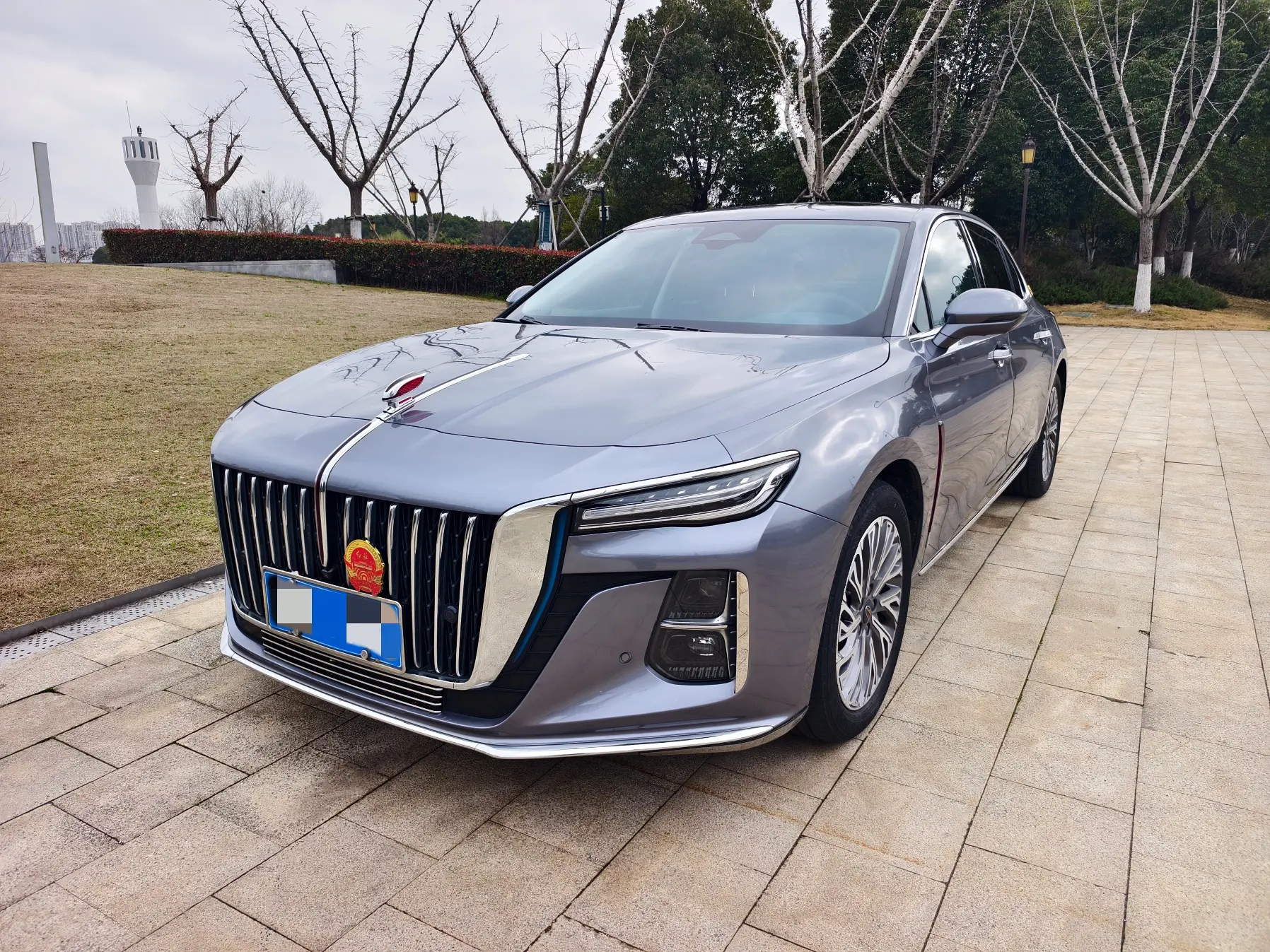 Hongqi H5  из Китая