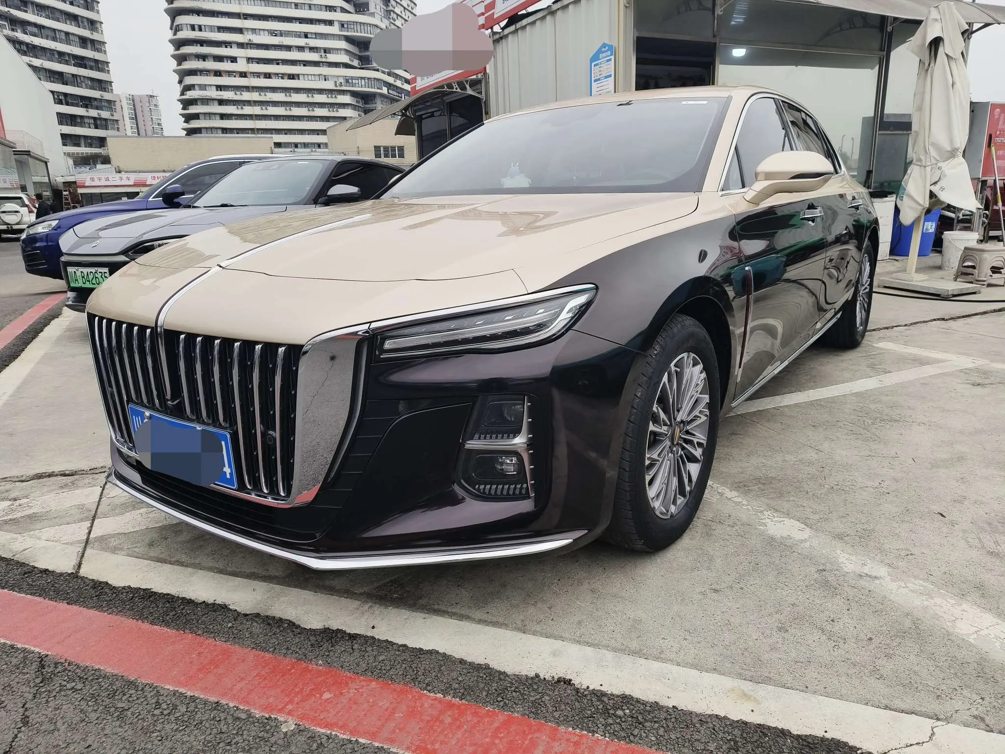 Hongqi H5  из Китая