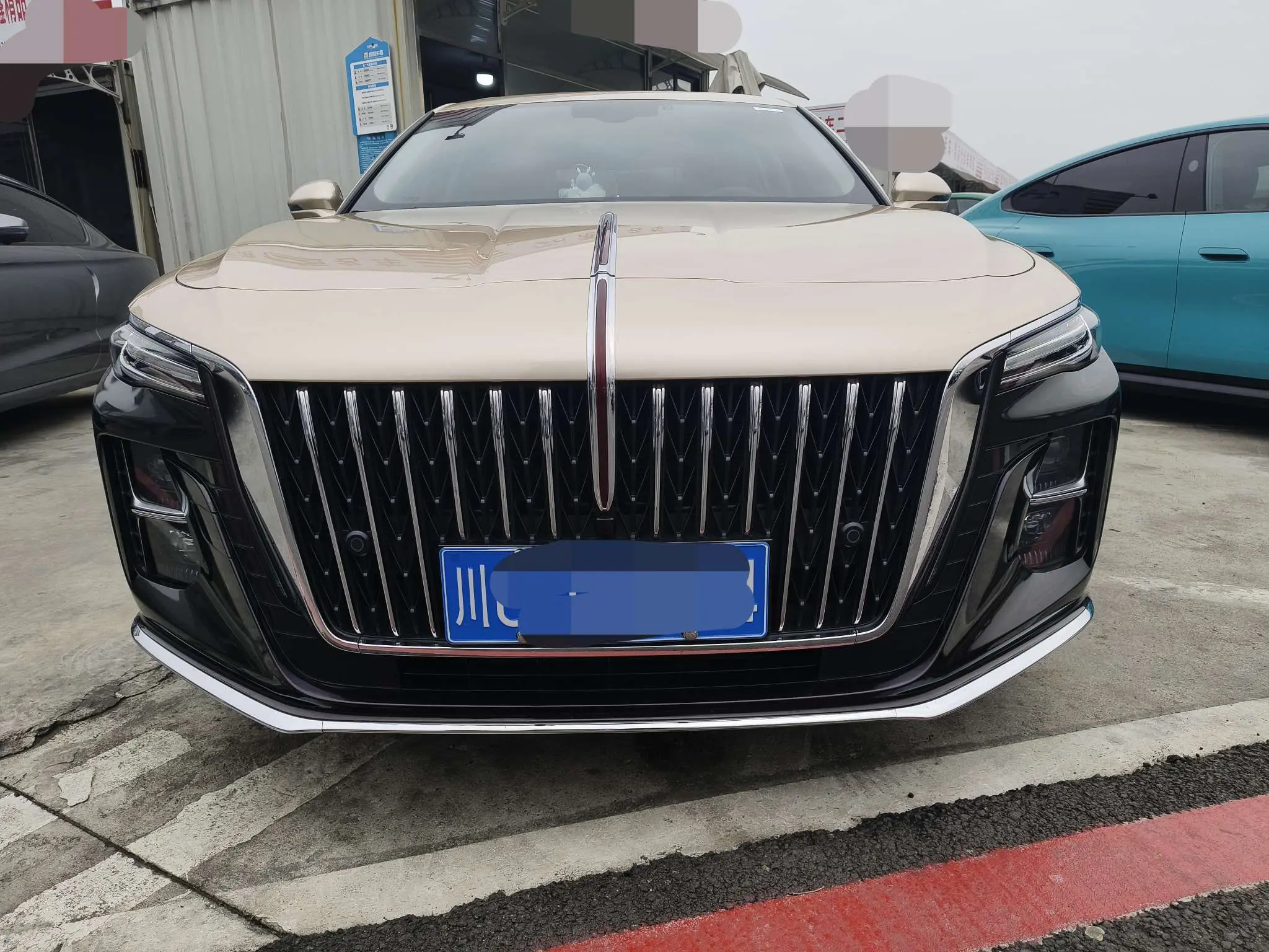 Hongqi H5  из Китая