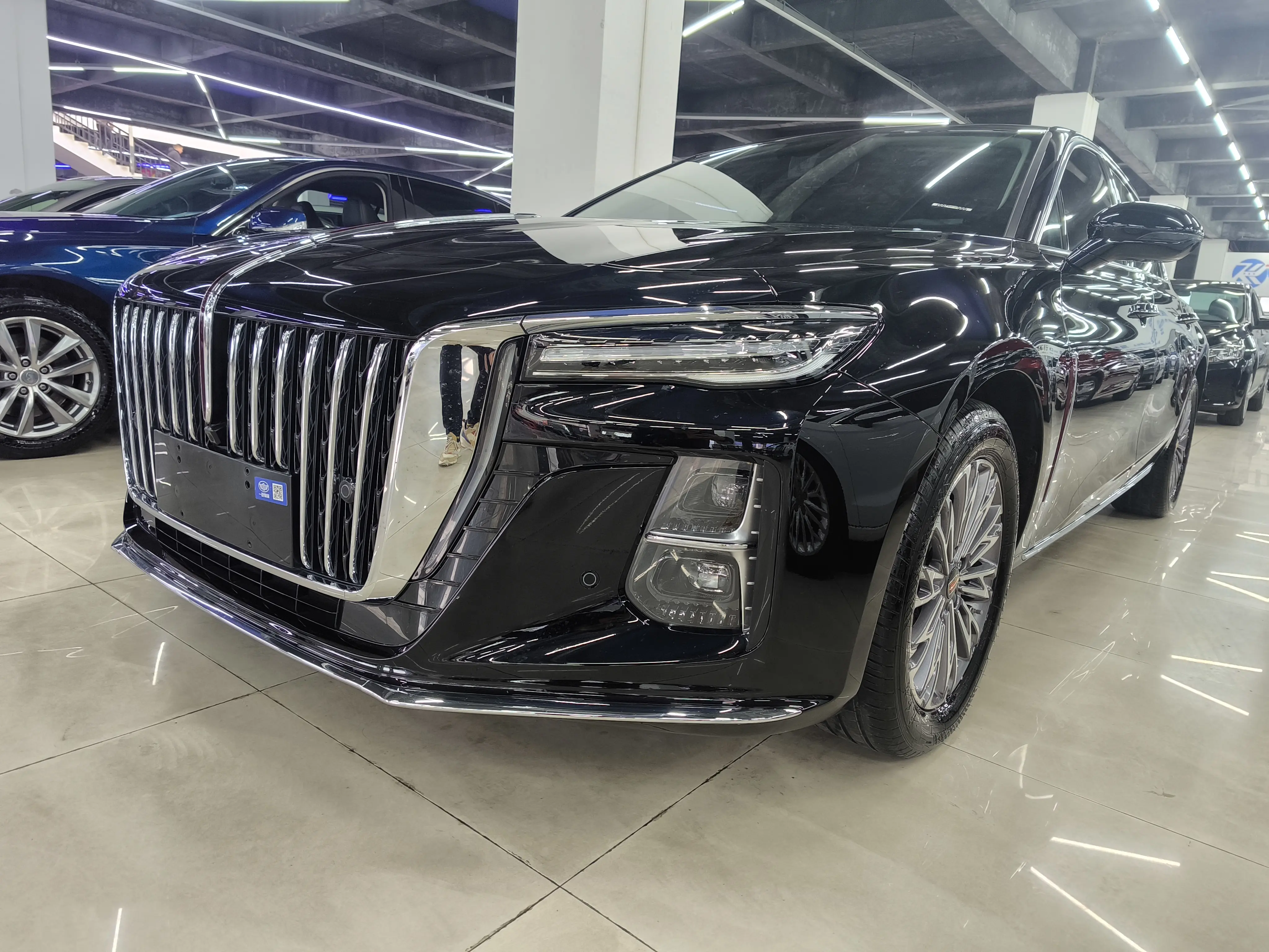 Hongqi H5  из Китая