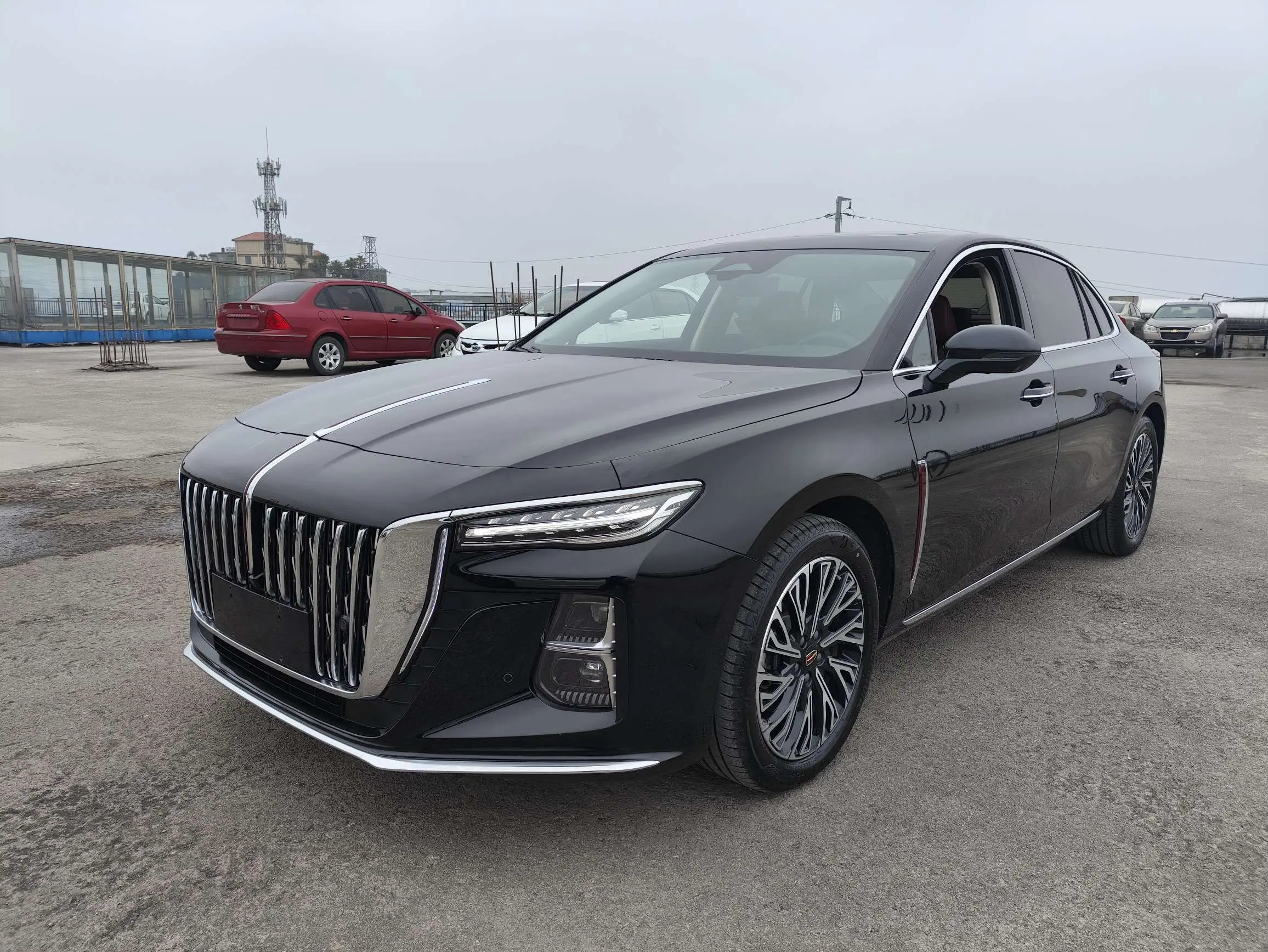 Hongqi H5  из Китая