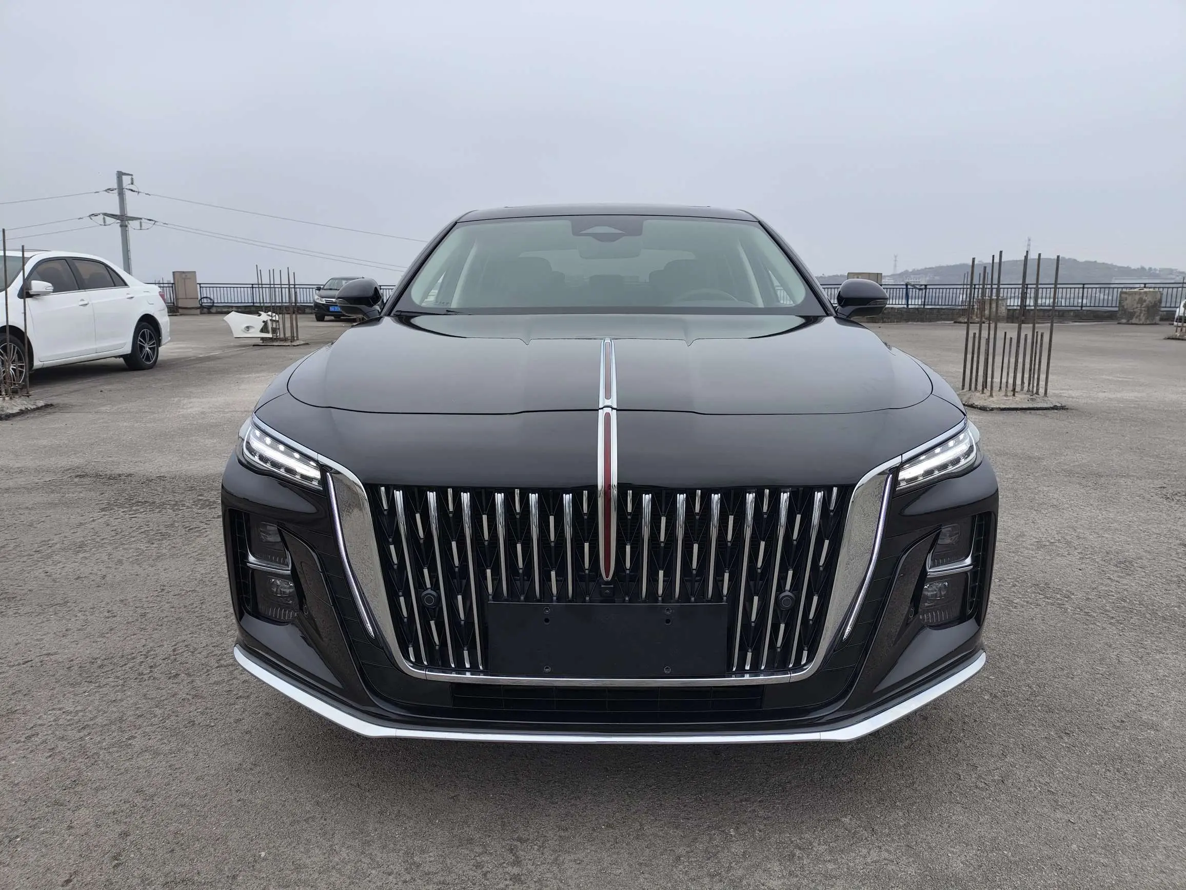 Hongqi H5  из Китая