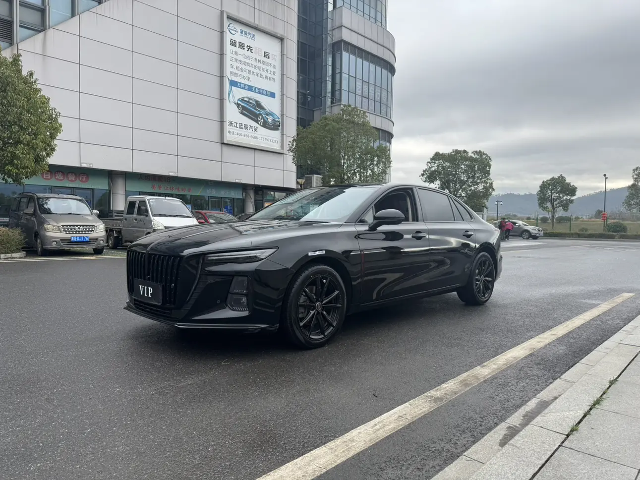 Hongqi H5  из Китая