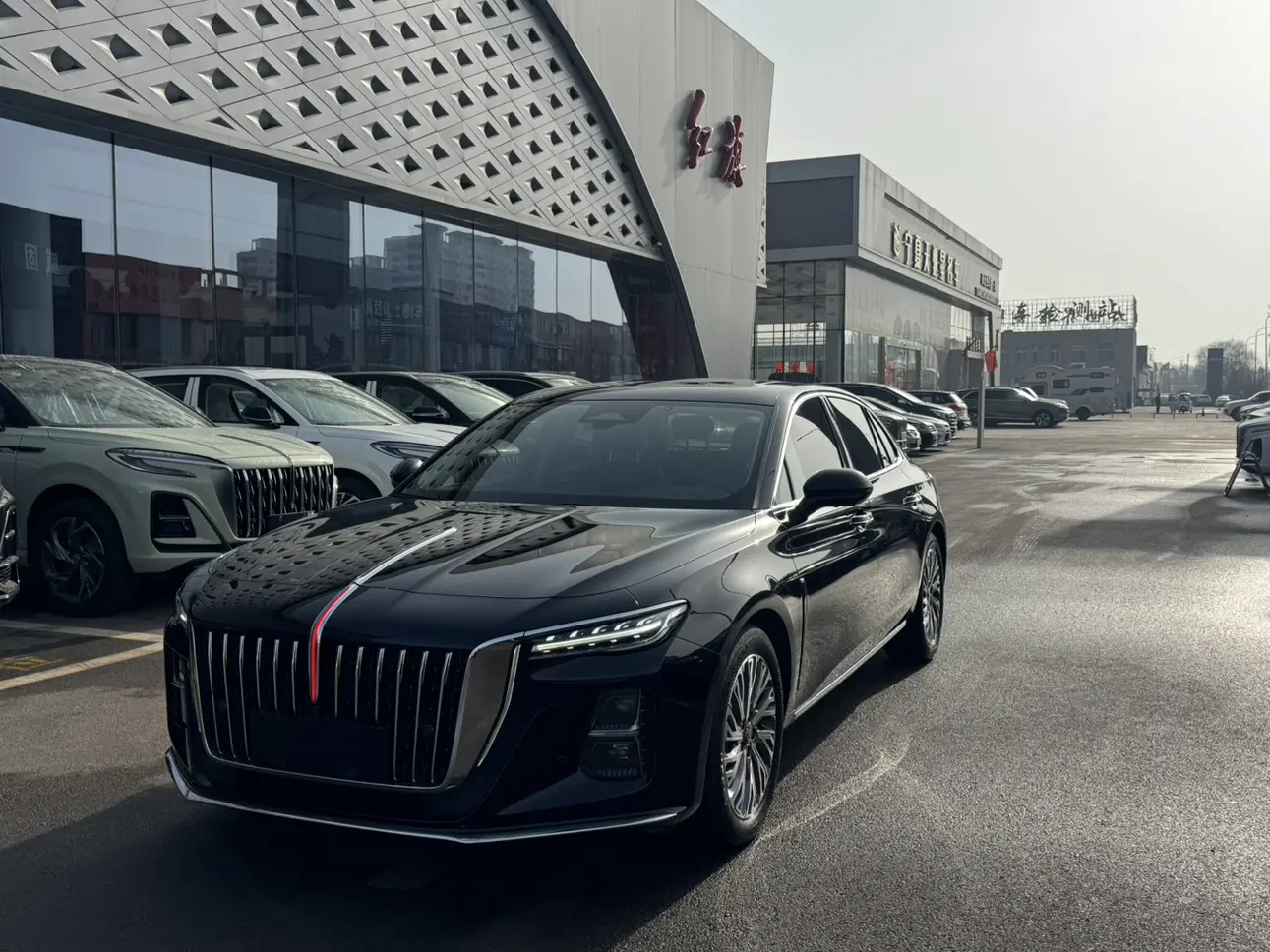 Hongqi H5  из Китая