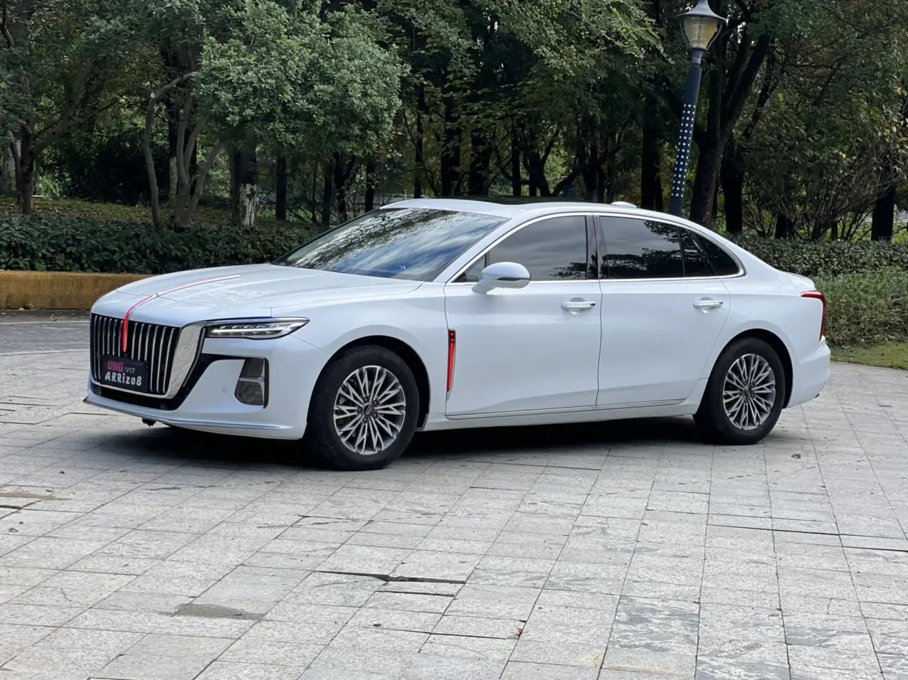 Hongqi H5  из Китая