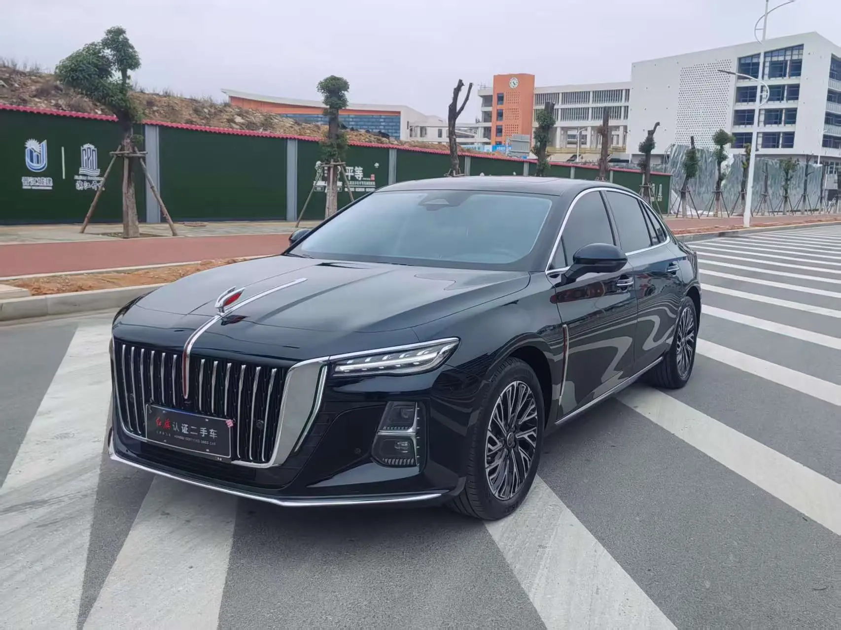 Hongqi H5  из Китая