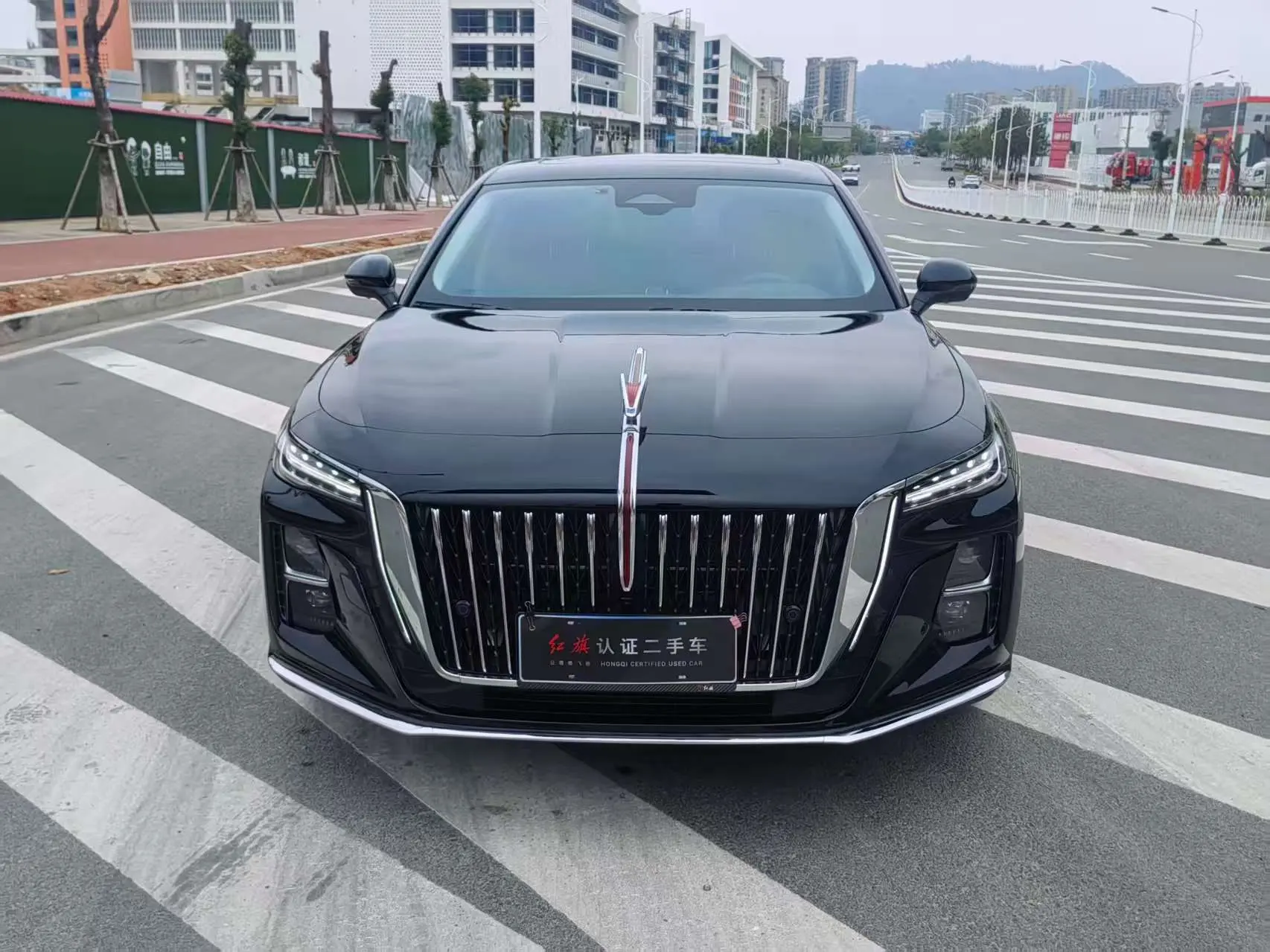 Hongqi H5  из Китая
