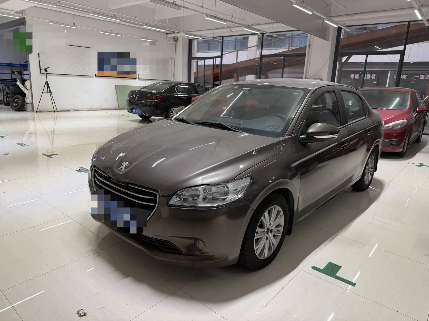 Peugeot 301  из Китая