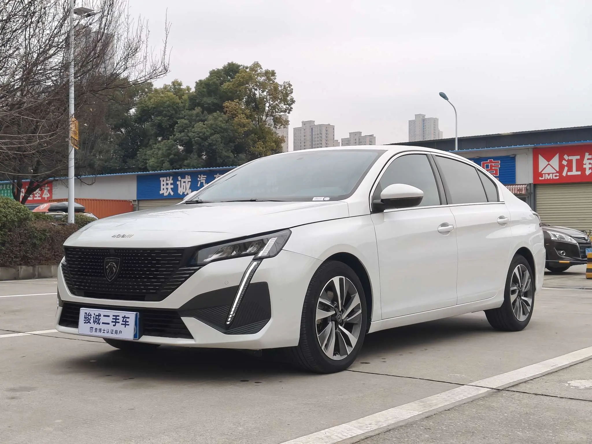 Peugeot 408