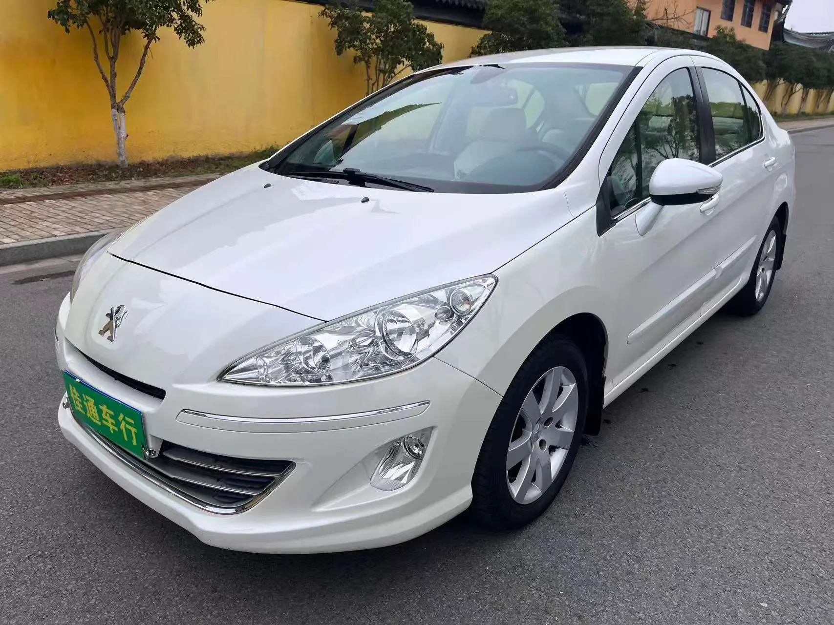 Peugeot 408