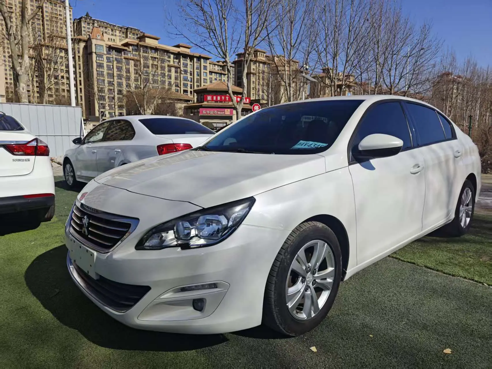 Peugeot 408