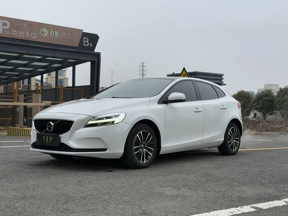 Volvo V40  из Китая