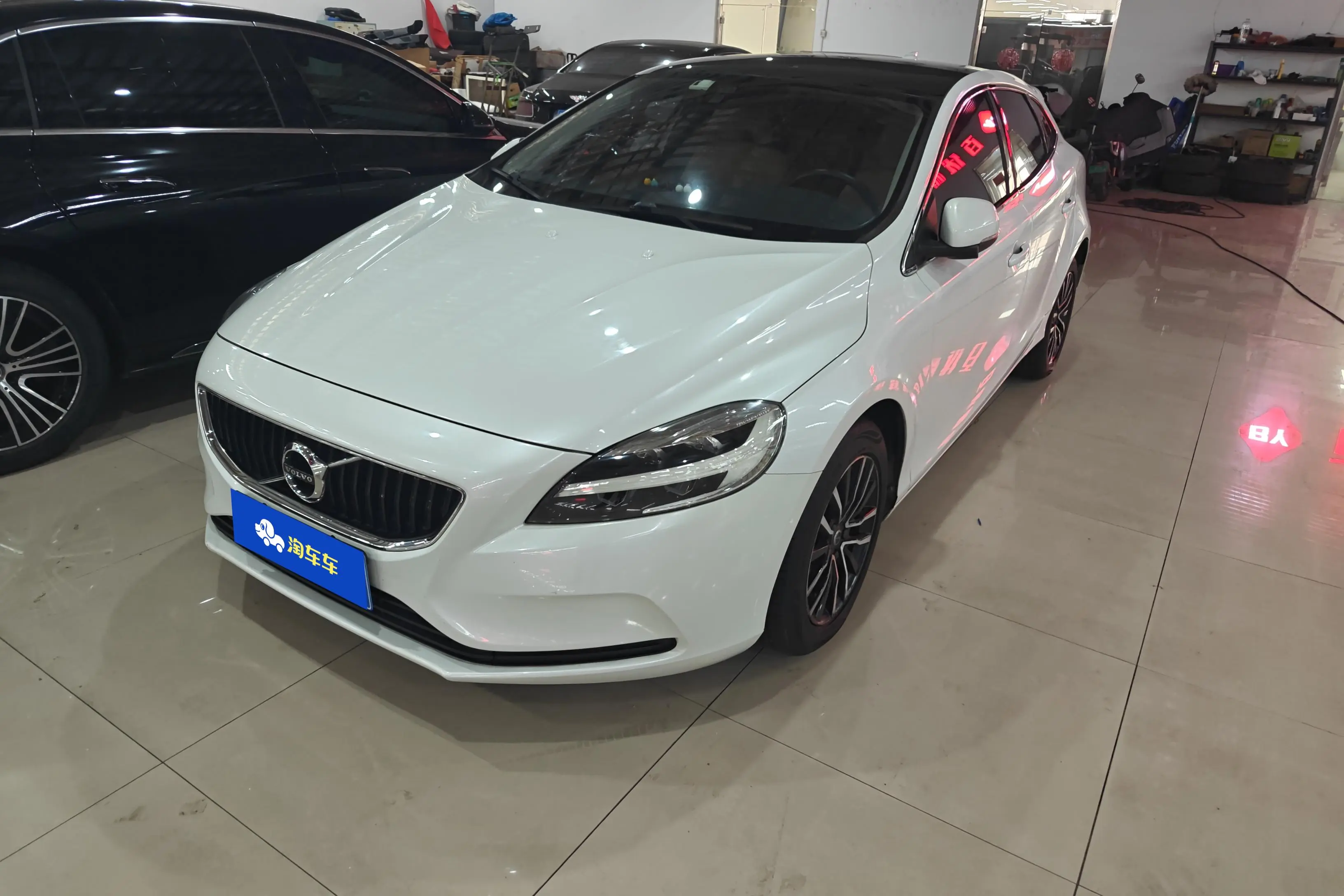 Volvo V40  из Китая
