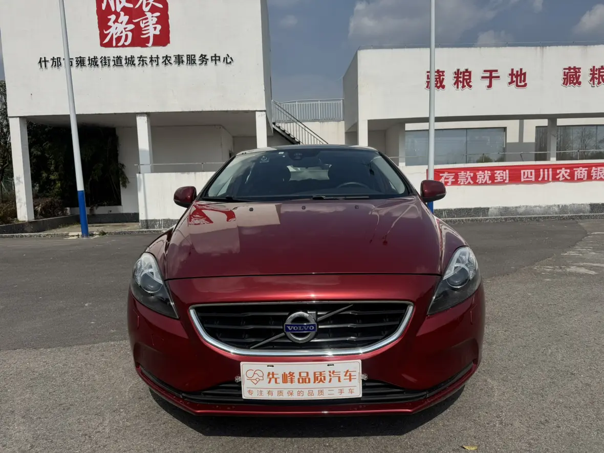 Volvo V40  из Китая