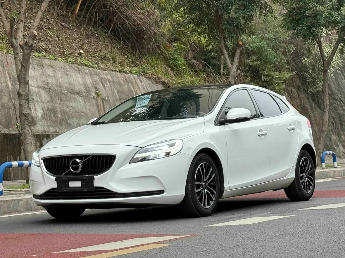 Volvo V40  из Китая