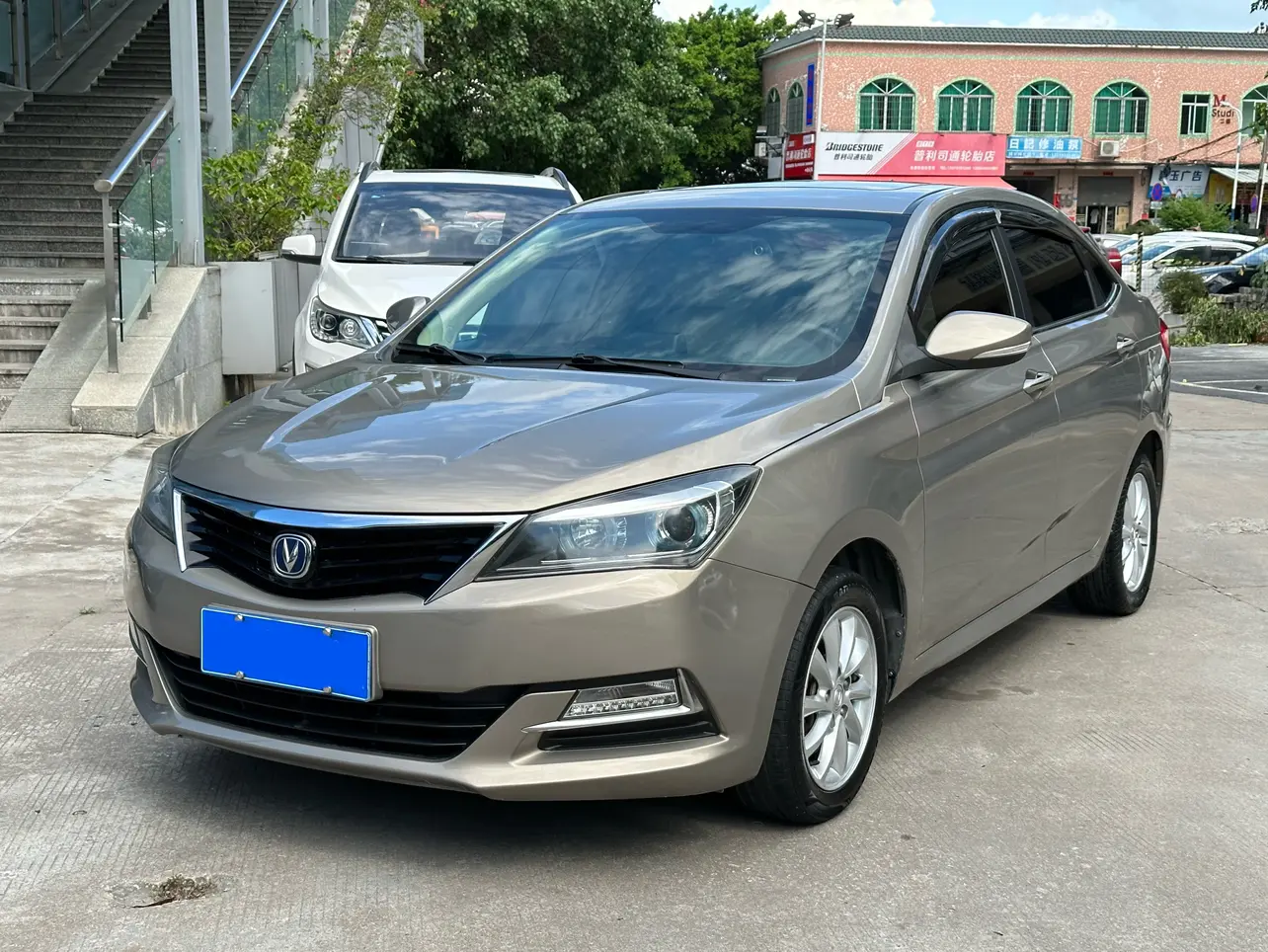 Changan Yuexiang V7  из Китая