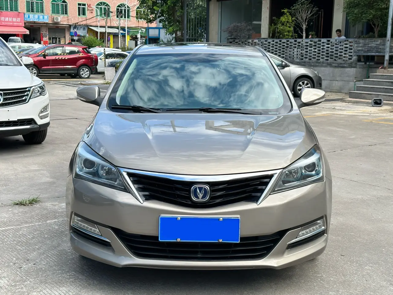 Changan Yuexiang V7  из Китая