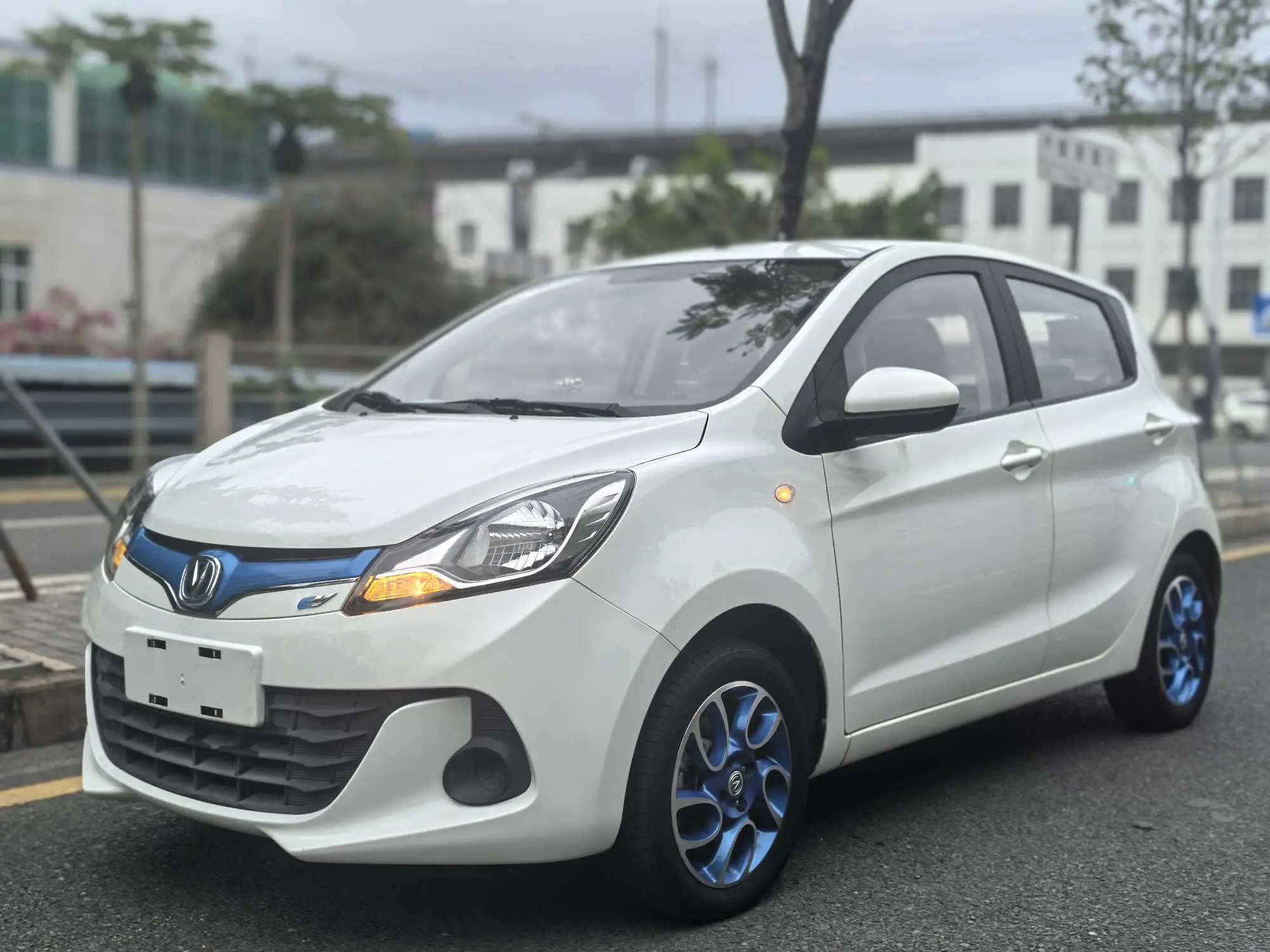 Changan Benben EV  из Китая