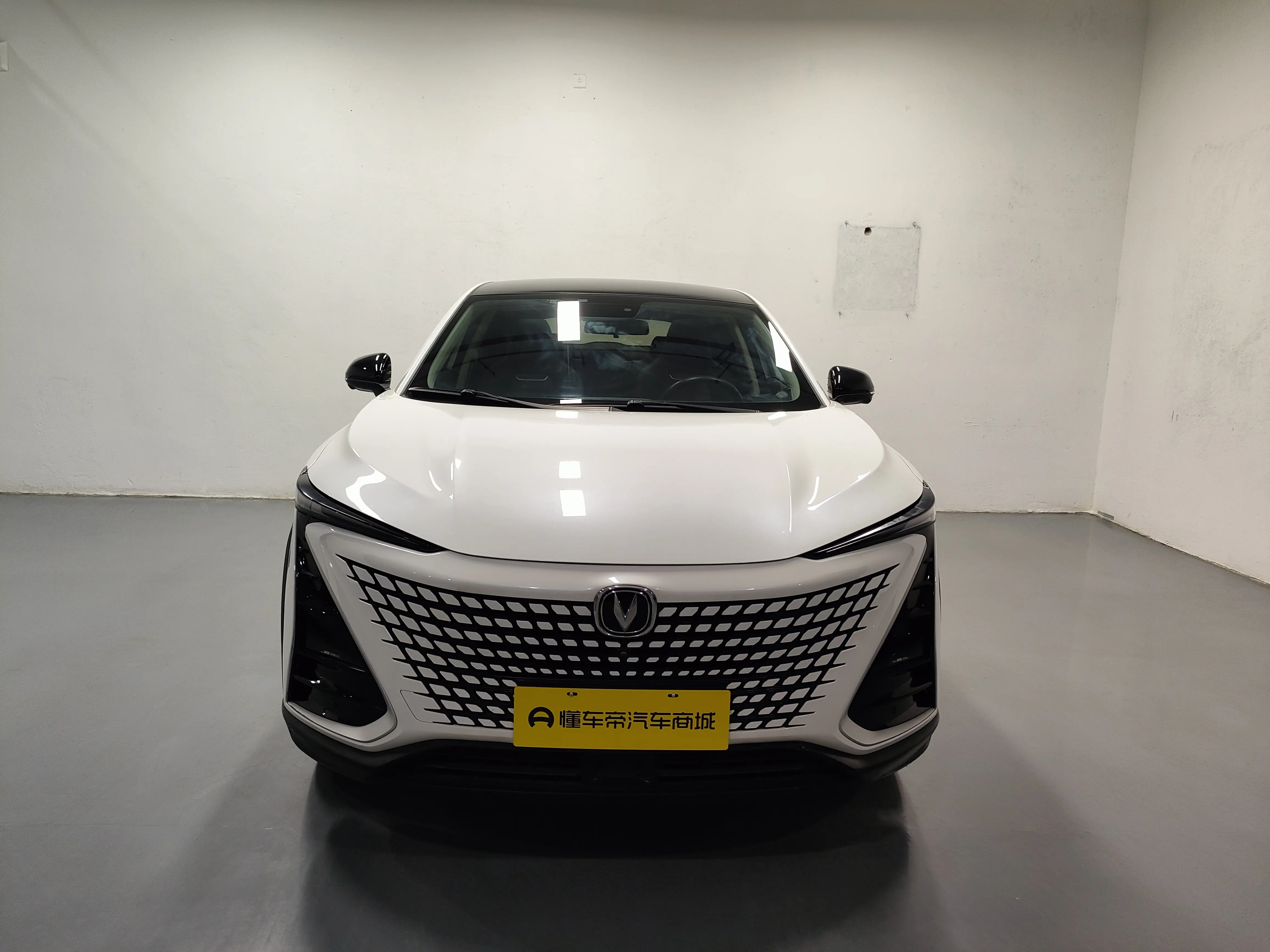 Changan UNI-T  из Китая