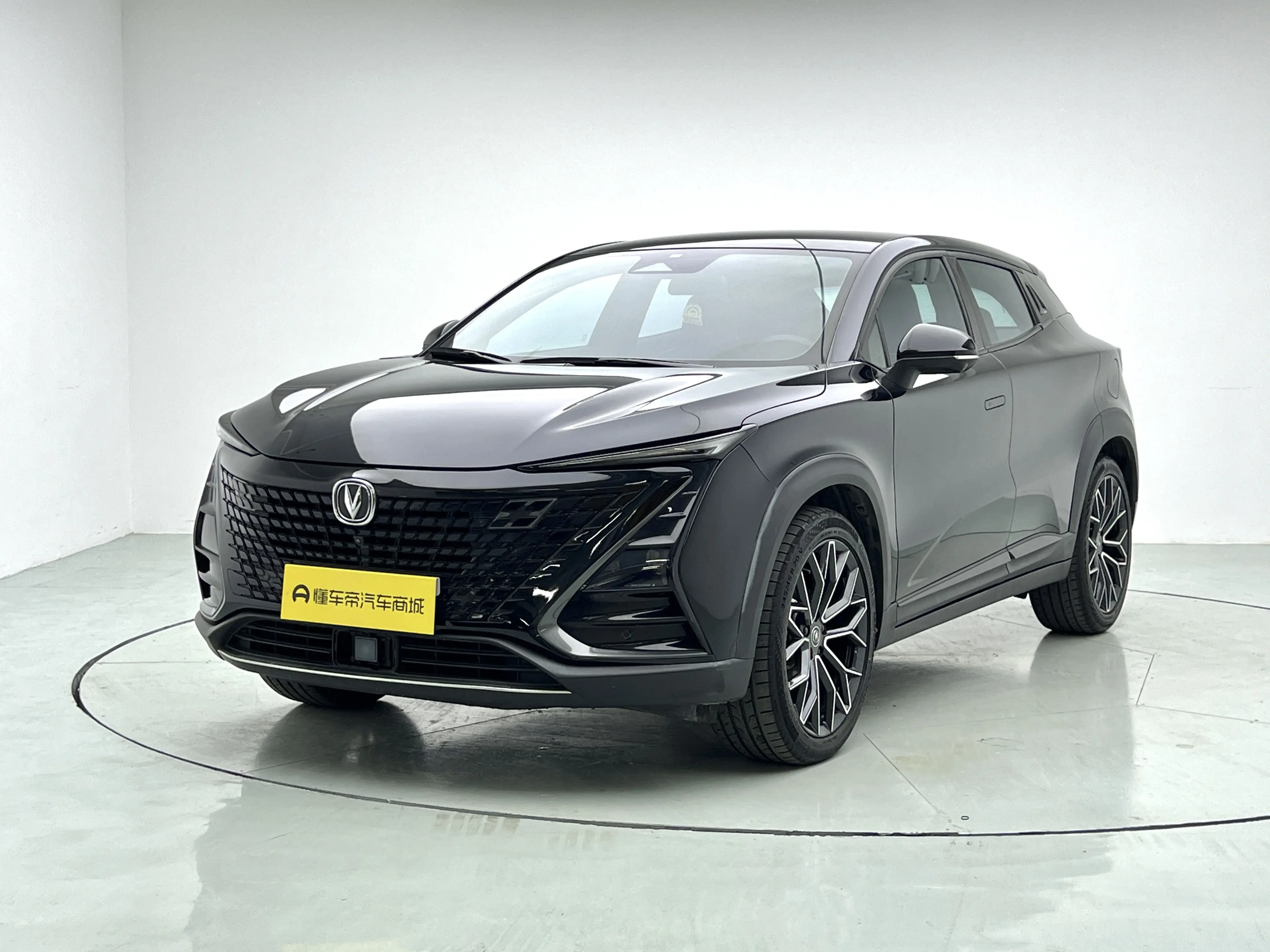 Changan UNI-T  из Китая