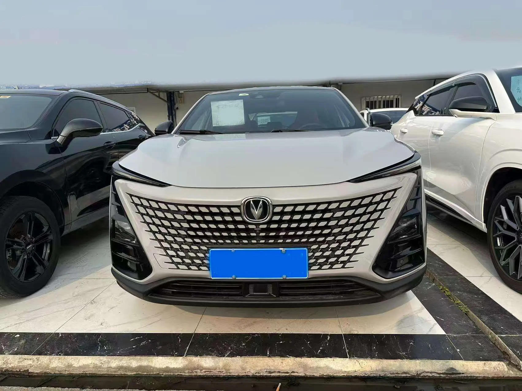 Changan UNI-T  из Китая