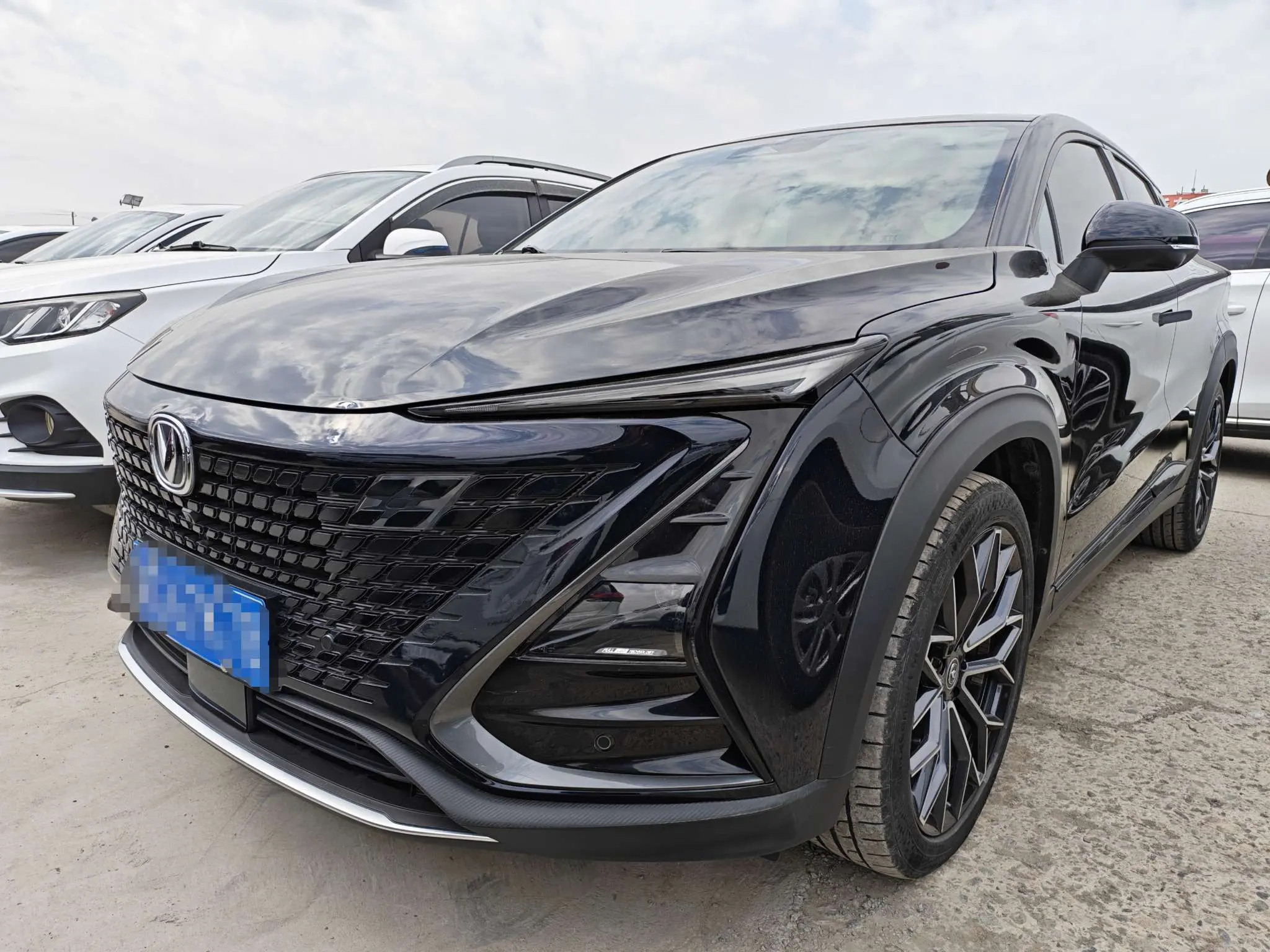 Changan UNI-T  из Китая